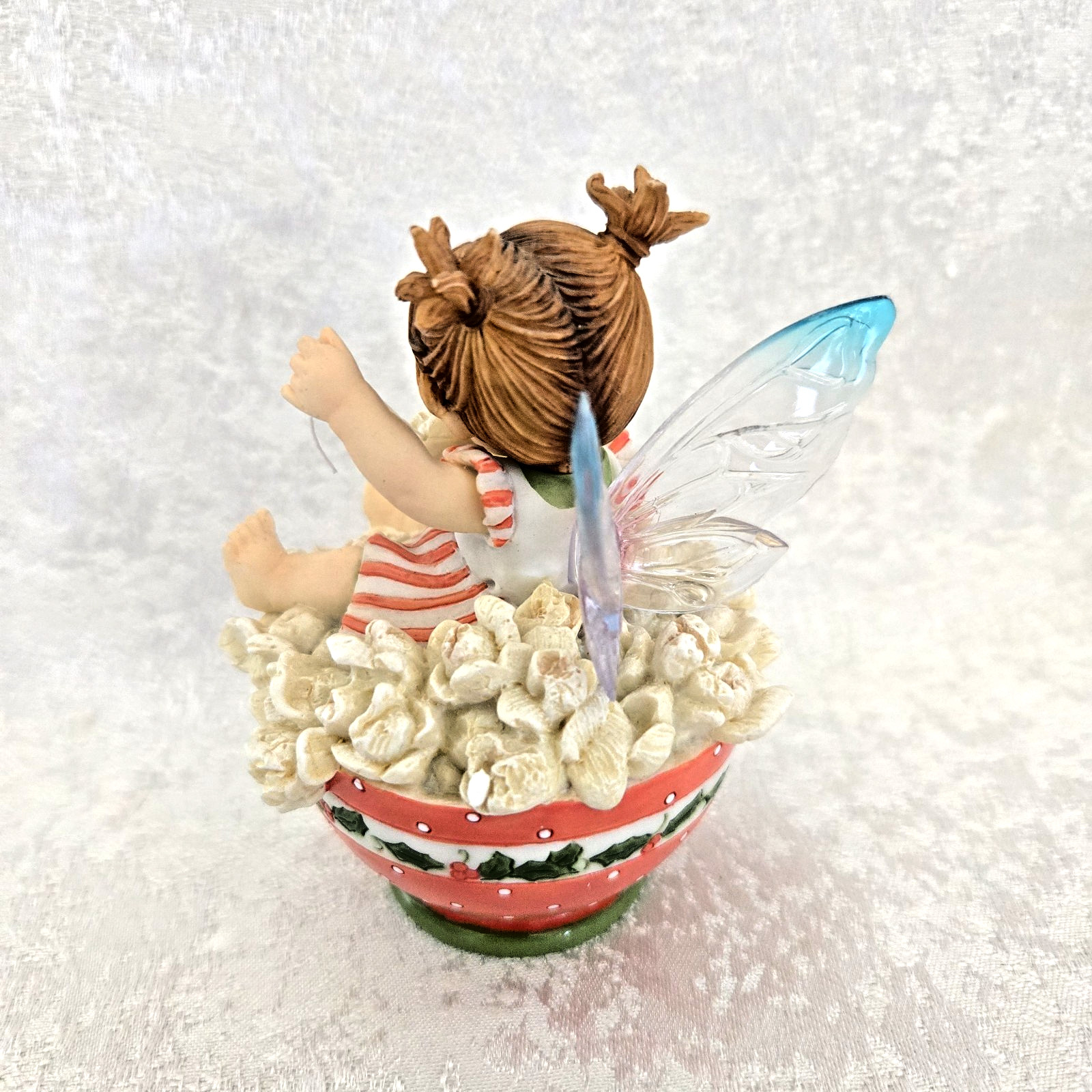 My Little Kitchen Fairies Enesco – STRINGING POPCORN FAIRIE #4005699