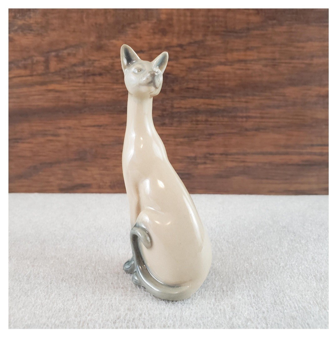 Franklin Mint Curio Cabinet Cats Coblat Delft and Siamese Vintage Cat Figurines