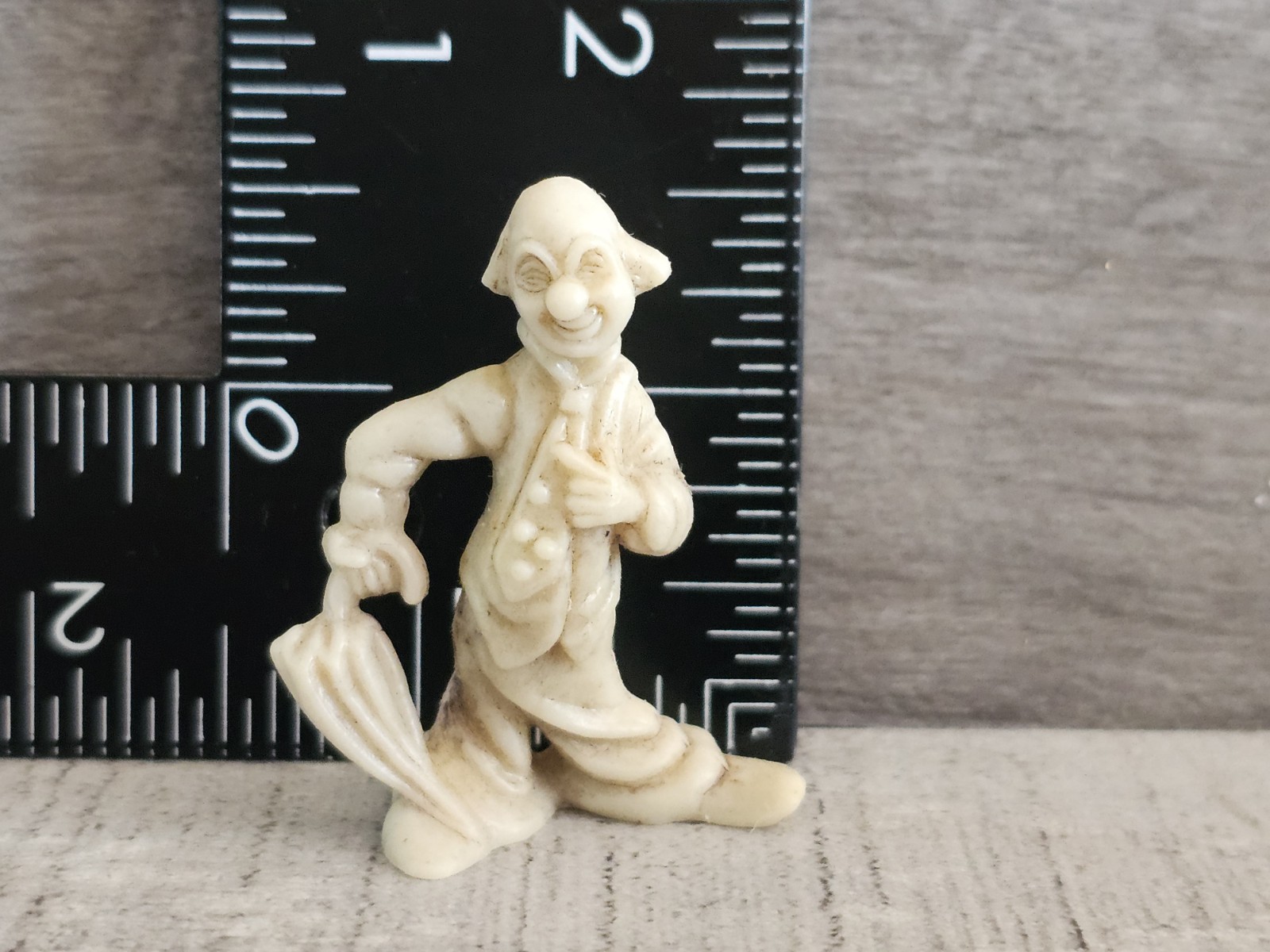 Vintage Hobo Clown Umbrella Celluloid 1.5″ Figurine Made In Hong Kong G21a5