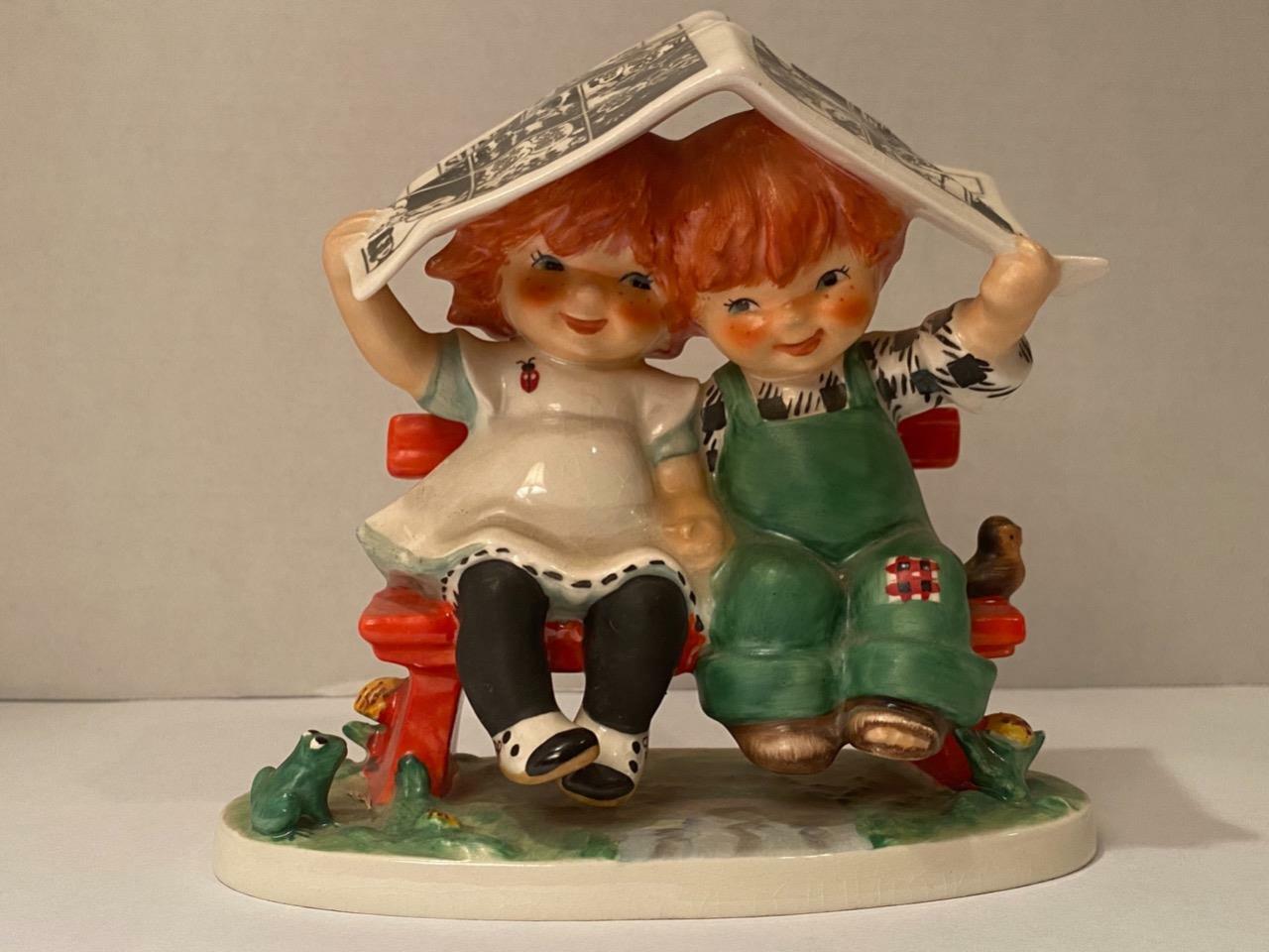 Goebel Charlot BYJ Redheads Figurine Let it Rain Kids Under Newspaper TM 4