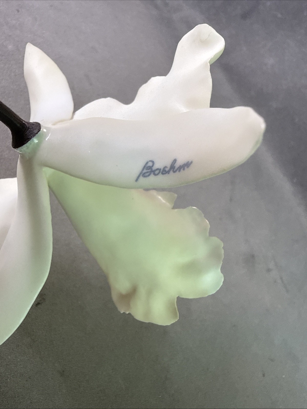 BOEHM PORCELAIN – WHITE AND YELLOW ORCHID FIGURINE – FLOWER METAL STEM & PETALS