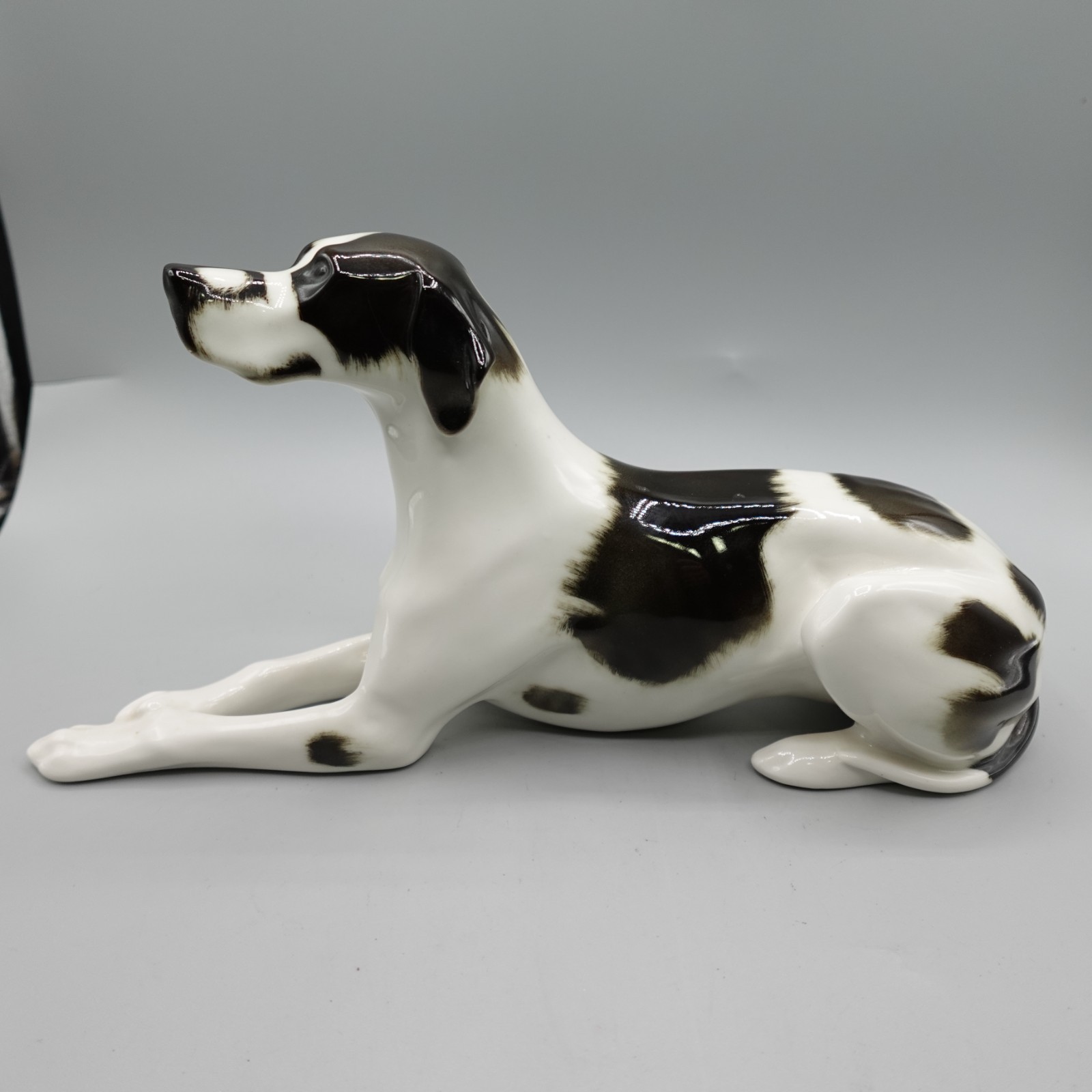 Vintage Lomonosov Russia Porcelain Setter Dog black spot Figurine Soviet Era 12″