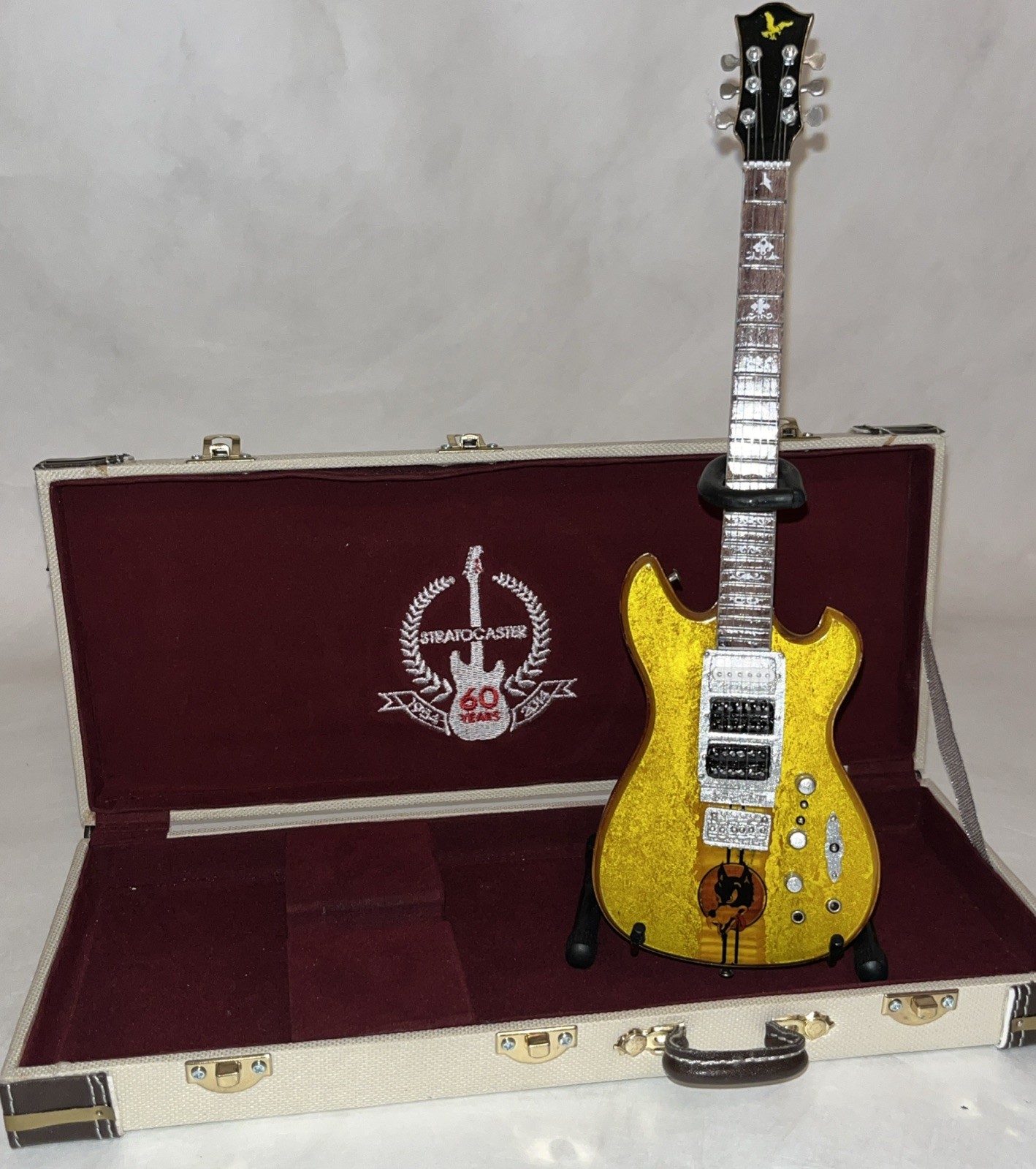 Axe Heaven Jerry Garcia Wolf Miniature Guitar Replica – Case Included