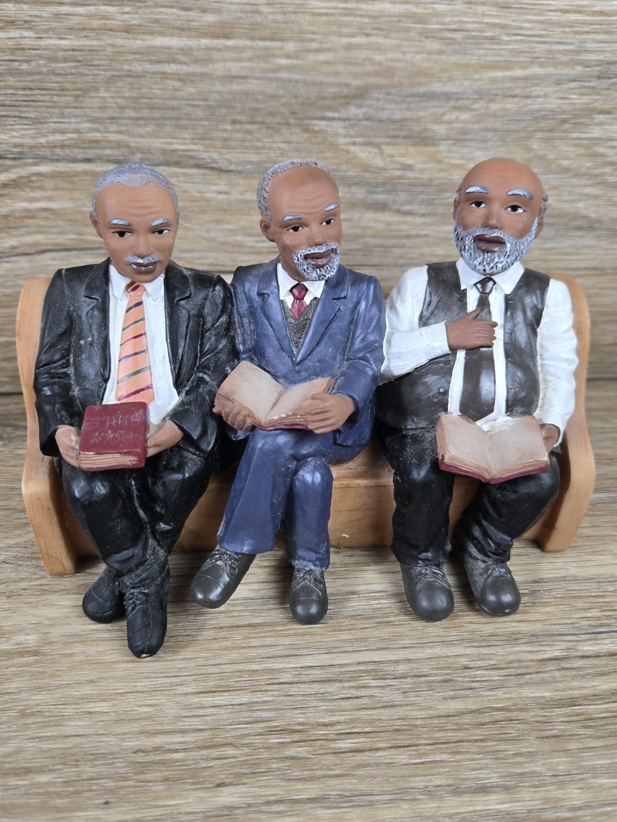 U.T.I Figurine African American Church Pew Lot Of 7 Figures. Family,Men, Ladies