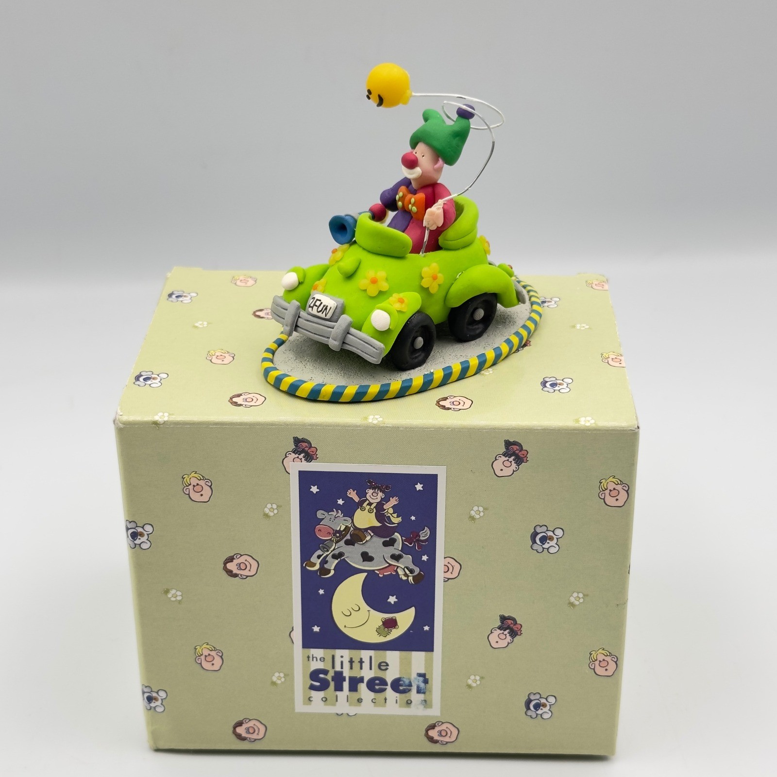 2000 Coyne’s & Company Little Street Elayne Watrus 2 Fun Clown Figurine EW1912