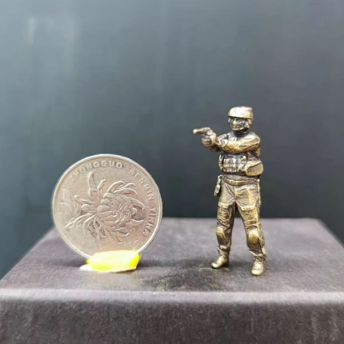 Solid Brass Modern U.S. Army Pistol Elite Special Forces Soldier Model Ornament