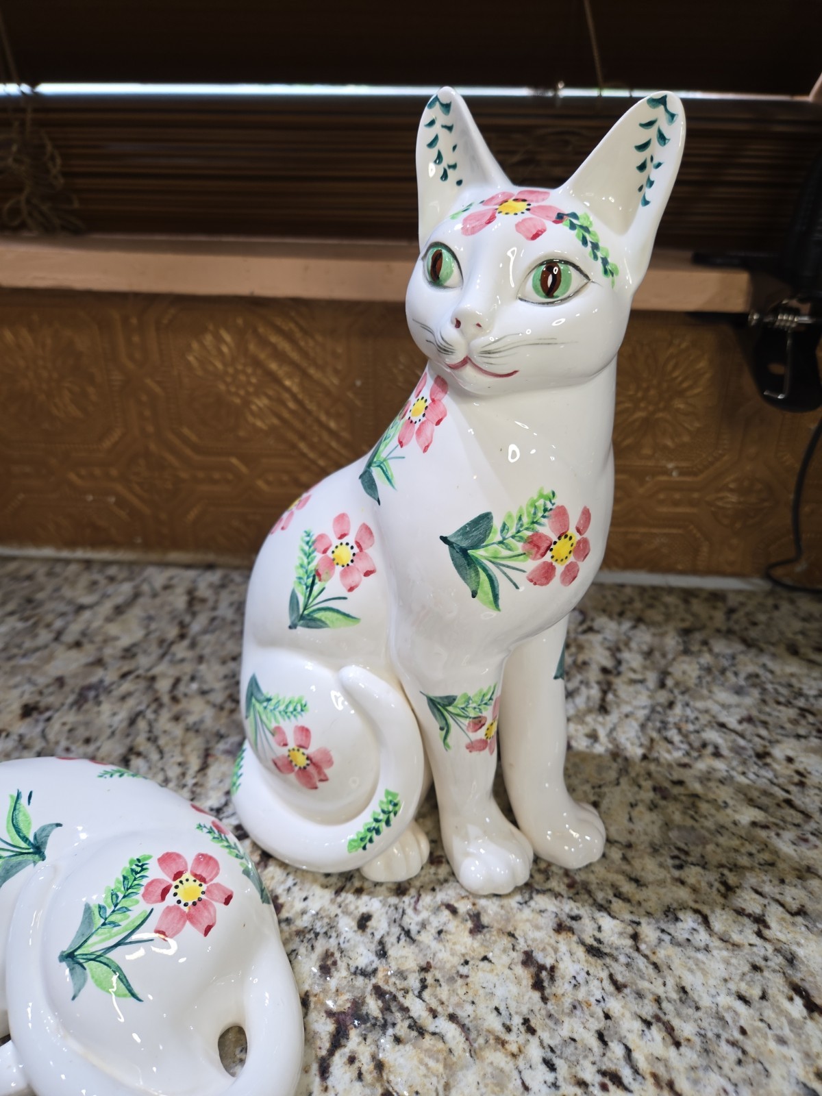 Vtg Ucagco Ceramics Japan Cat Figures Pair Laying Sitting Rare Set Floral Set