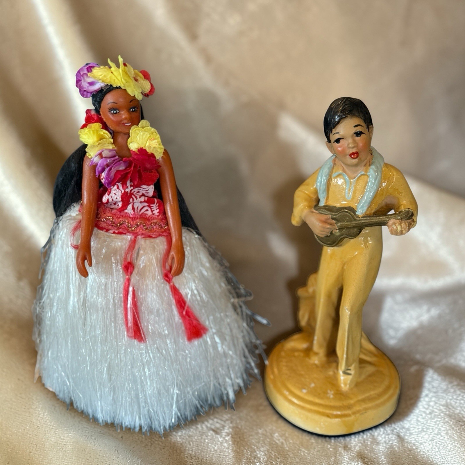 Hawaiian Musical Figurines Set Plastic & Fabric Multicolor Decorative
