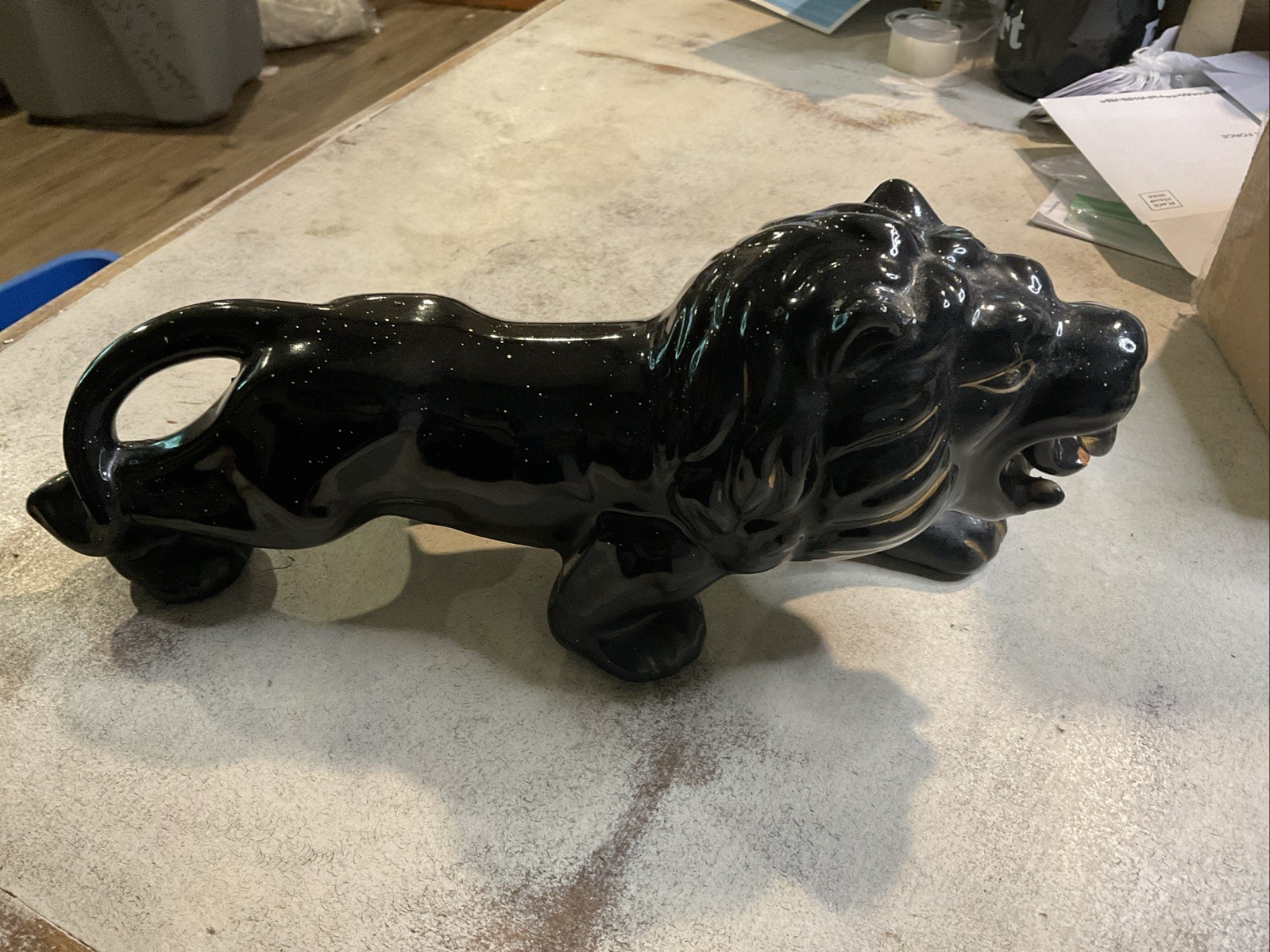 VINTAGE MID-CENTURY MODERN (MCM) BLACK & GOLD 12″ LION-JAPAN REDWARE CERAMIC