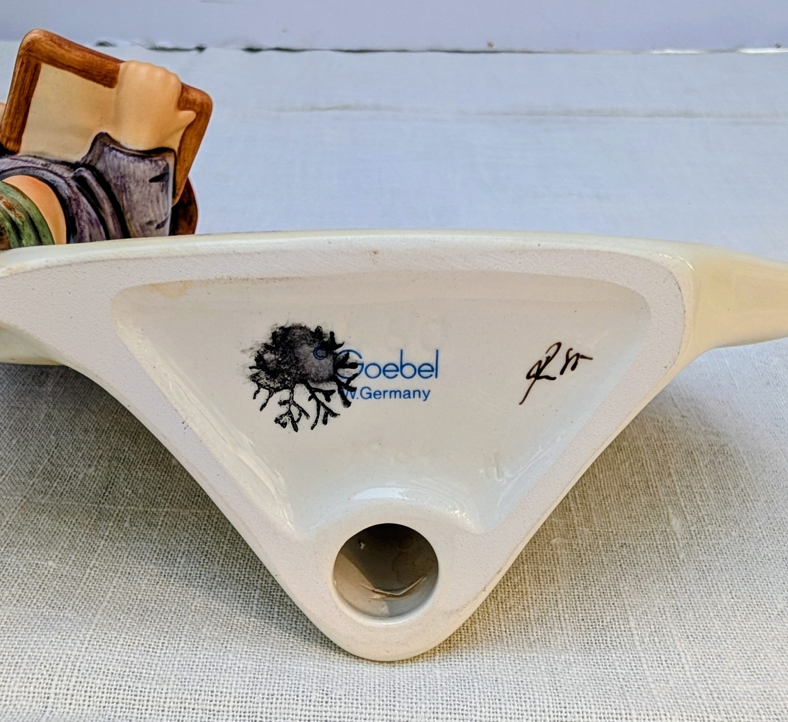 Hummel School Boy Authorized Dealer Plaque Goebel #460 1984 w/Original Box