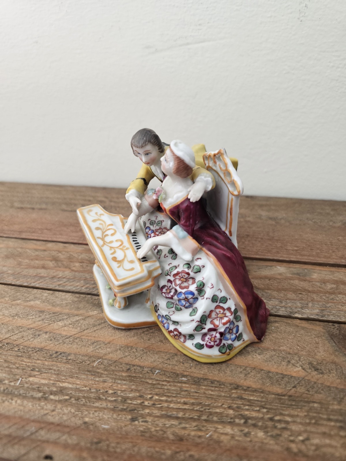 Vintage German Sitzendorf Porcelain Courting Couple At Piano Figurine