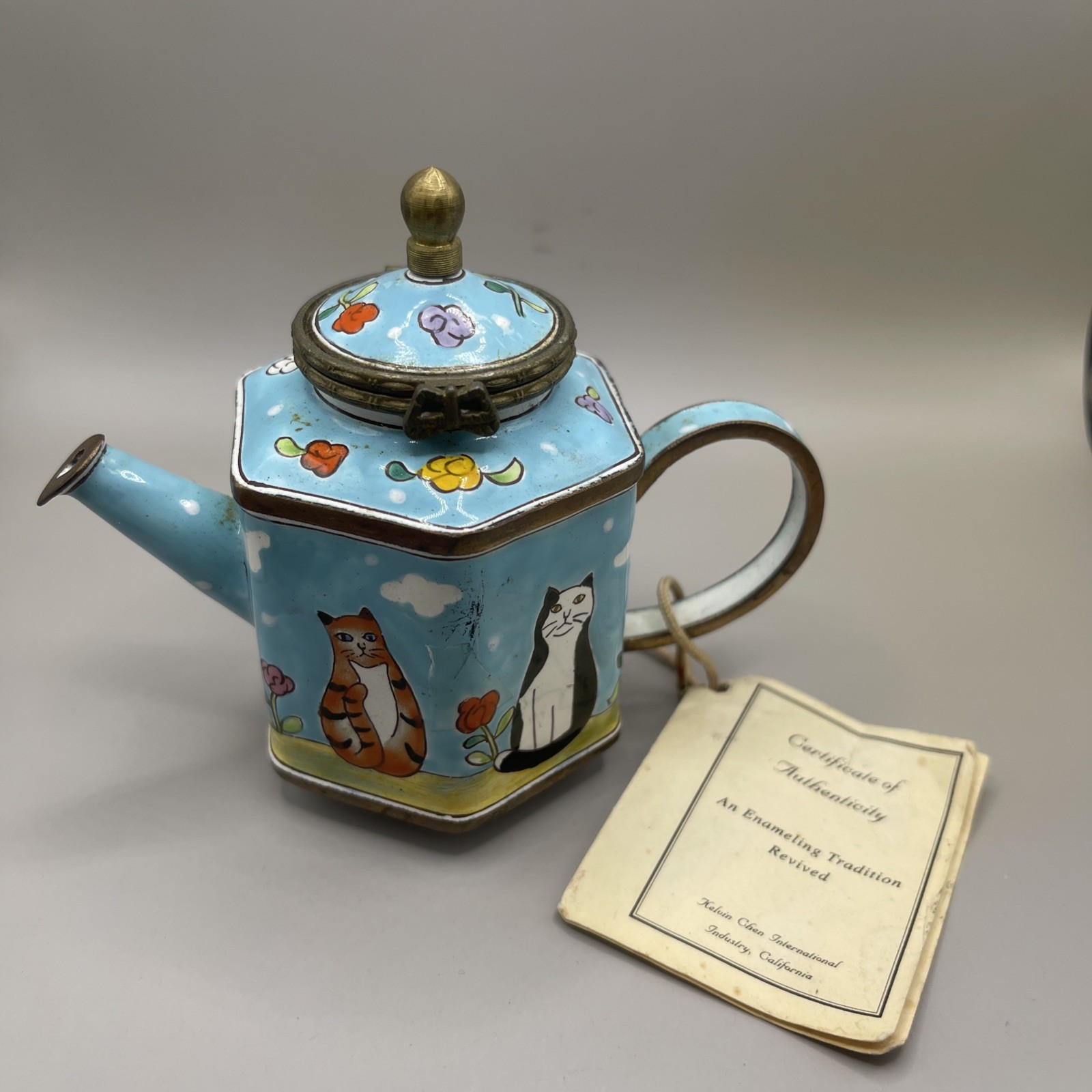 KEVIN CHEN Miniature enamel hand painted Teapot Cats