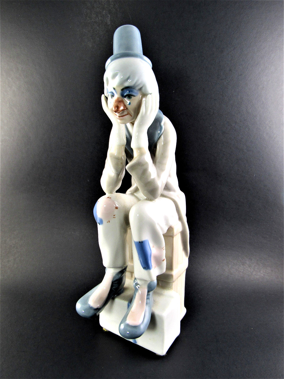 VINTAGE CASADES PORCELAIN CLOWN FIGURINE 10 1/2″ TALL MADE IN SPAIN (LE)