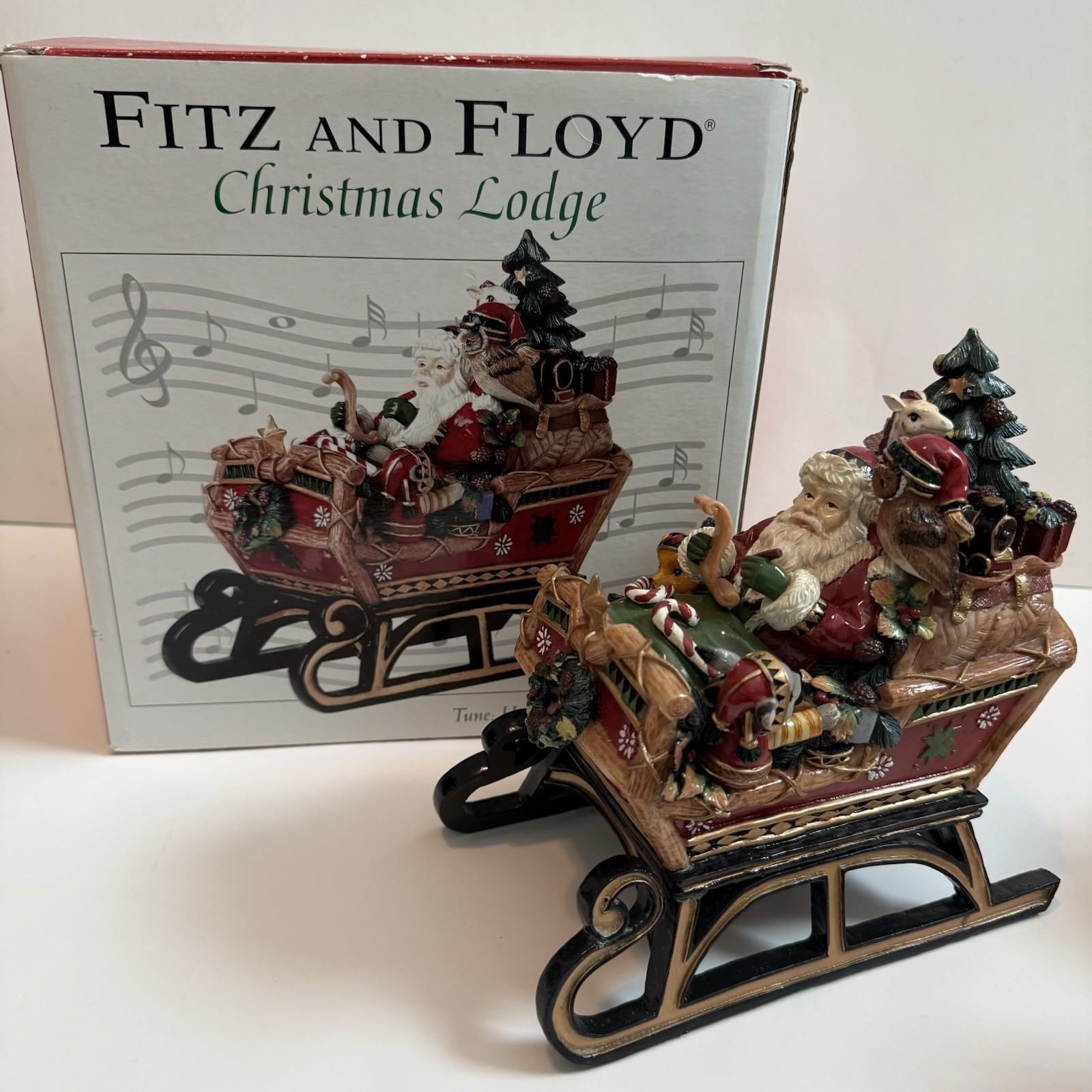 Fitz & Floyd Holiday Musical Christmas Lodge Sleigh Plays “Here Comes Santa”