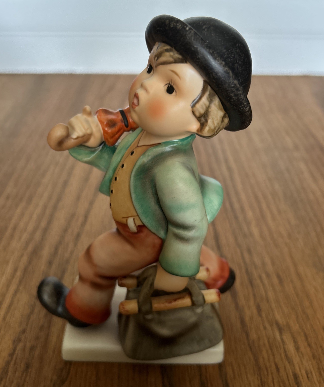 Goebel Hummel “Merry Wanderer” 6″ Figurine 7/0 W Germany
