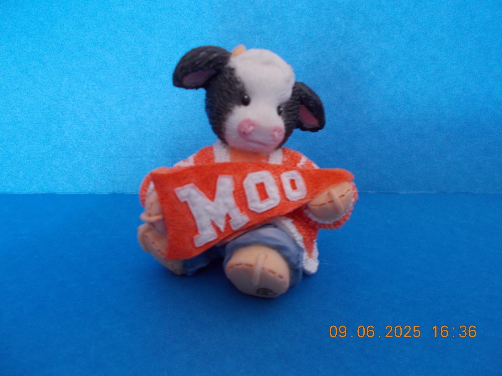 Mary’s Moo Moos – Cow Cheerleader – 297976 – 1997 – White & Orange