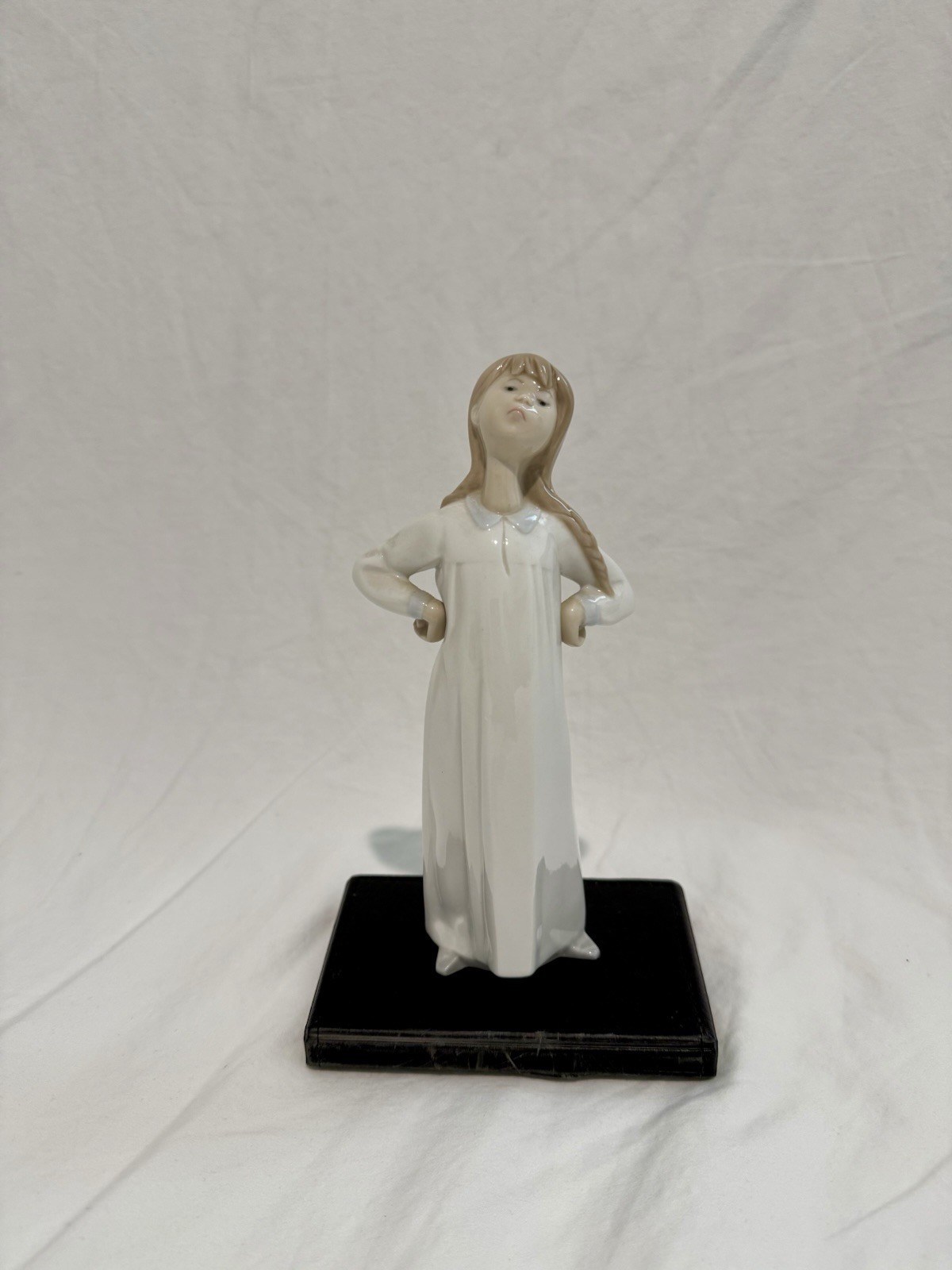 Lladro 4872 Girl Stretching Porcelain Figurine Retired Nightgown Spain Glossy