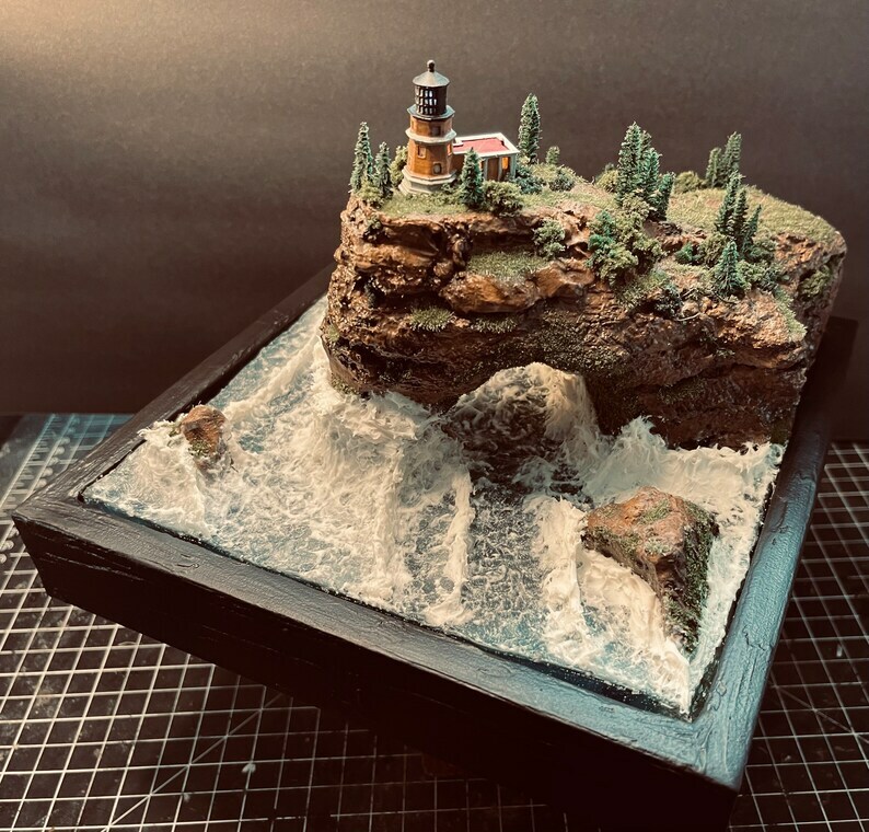 Split Rock Lighthouse Diorama w/ LED light on Elephant Rock