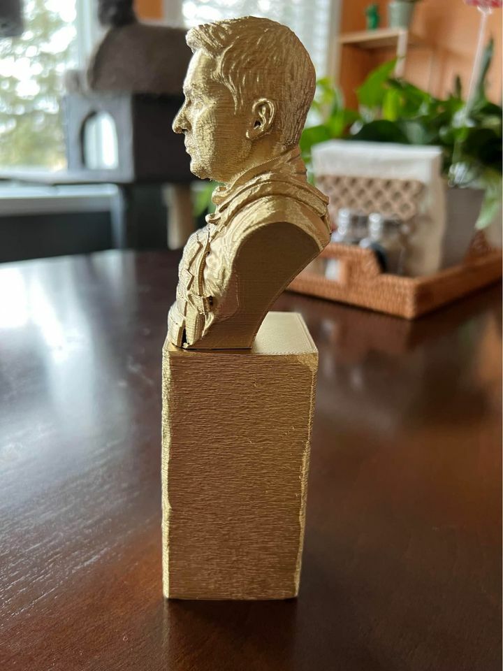 Ukraine President Volodymyr Zelenskyy “I Don’t Need A Ride, I Need Ammo” Bust