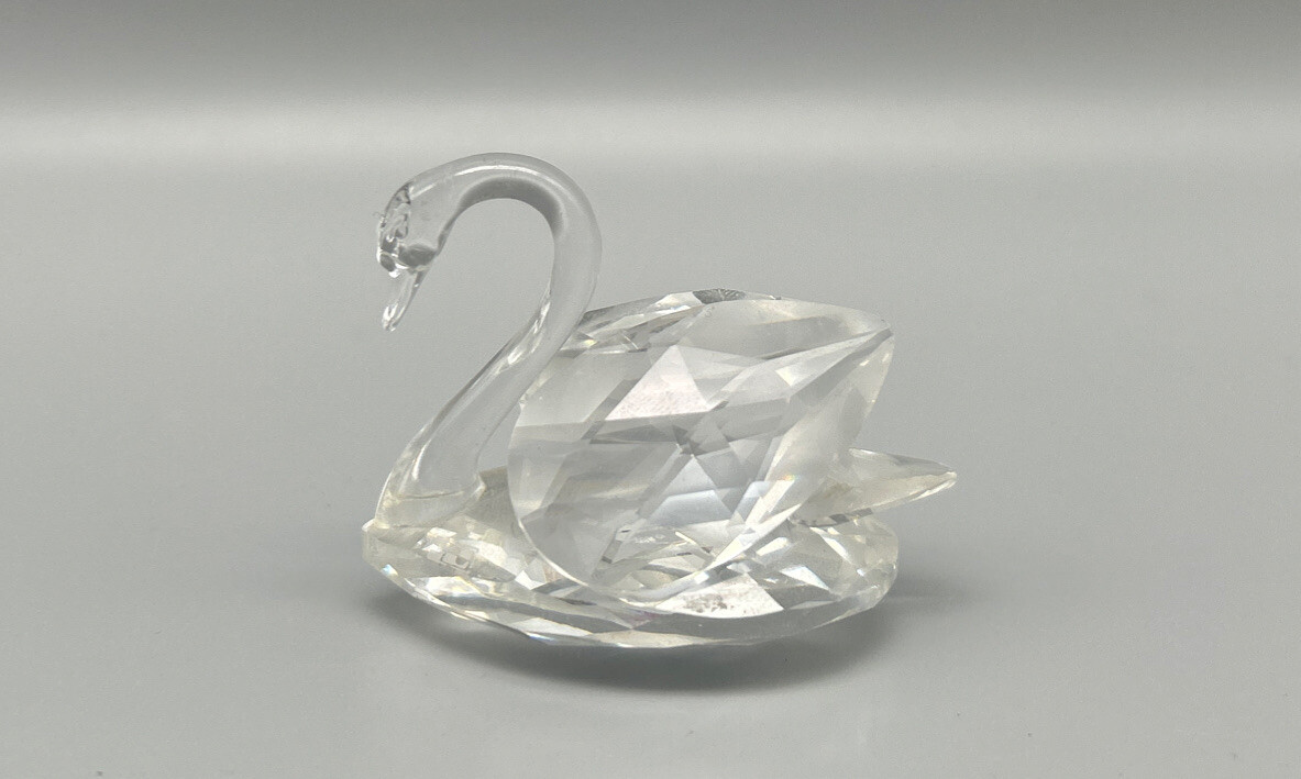 🦢Swarovski Crystal “Beauties of the Lake”, Medium (2.25 Inch) Swan Figurine