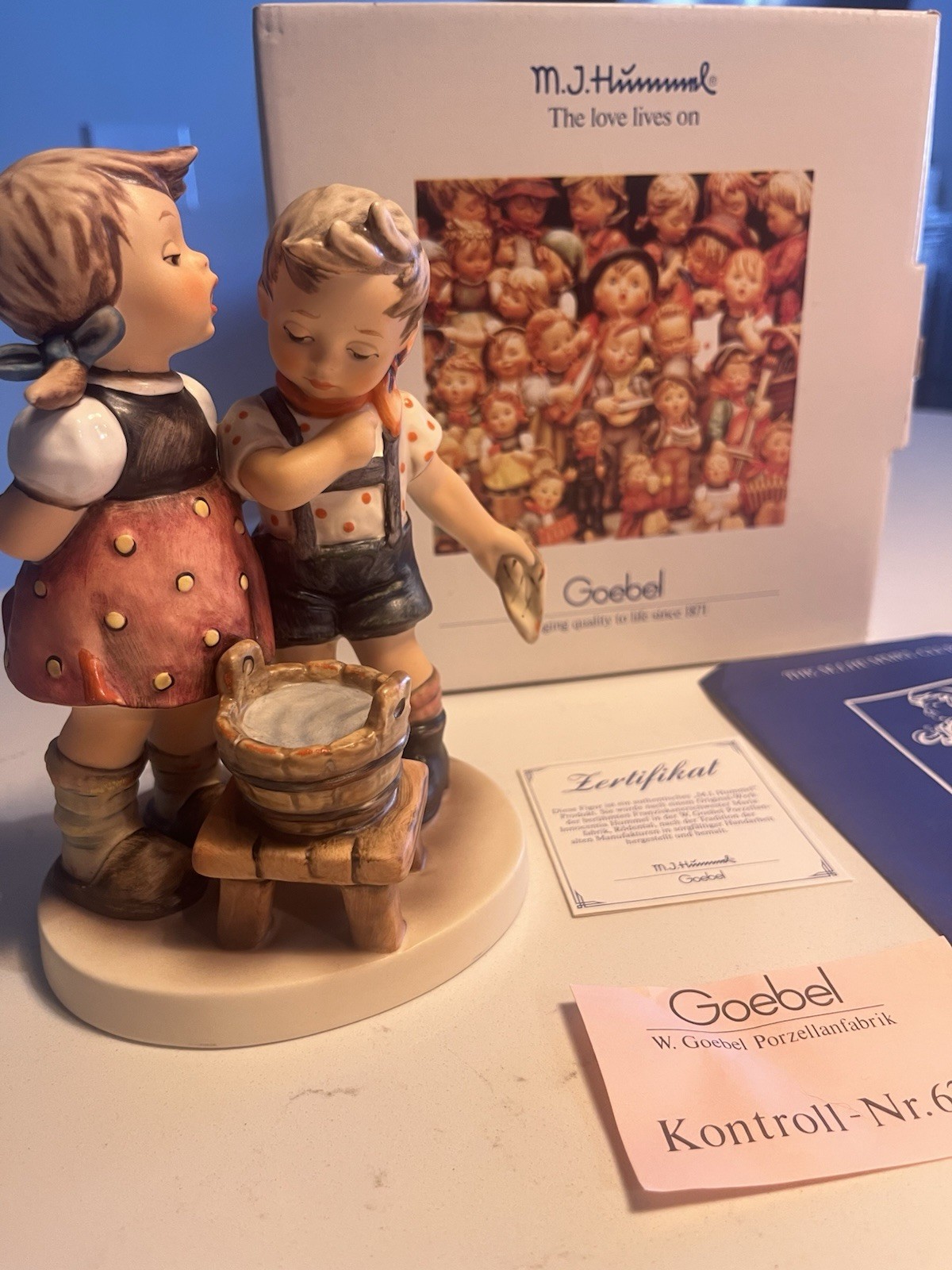 Goebel Hummel Bath Time With Box/paperwork