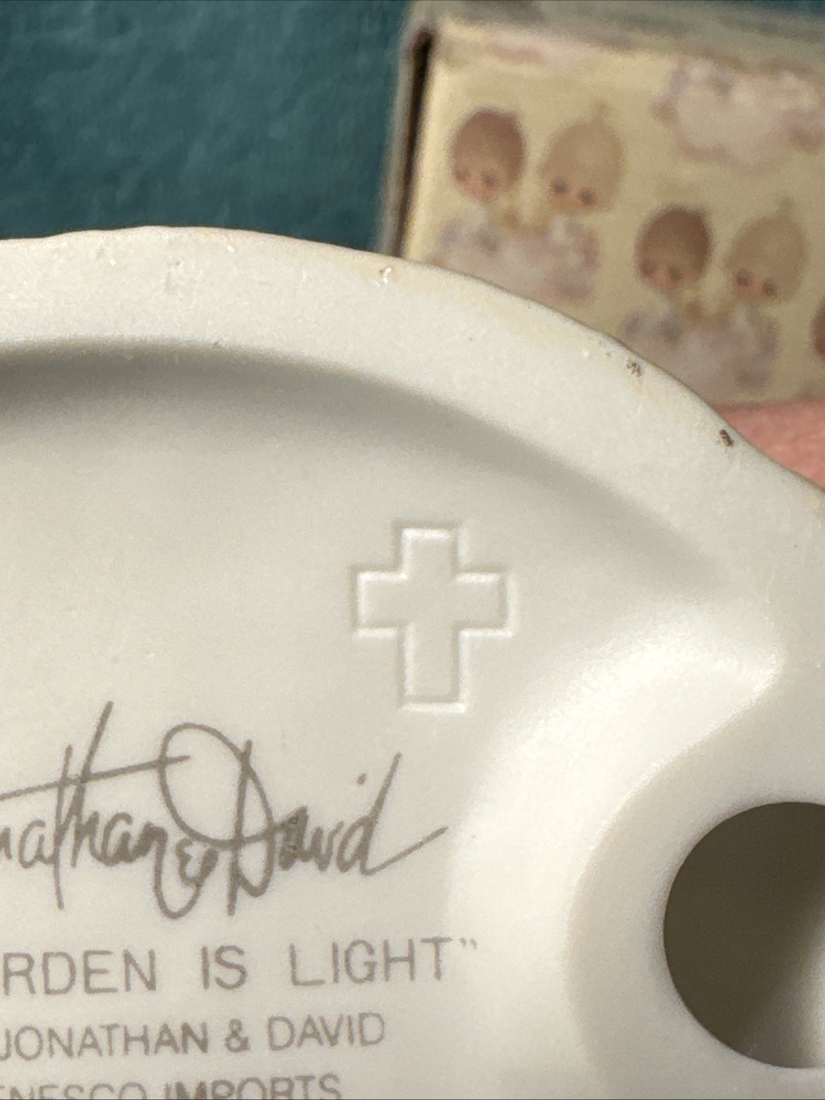 Vintage precious moments 1977 His Burden Is Light E-1380/G Cross Marking
