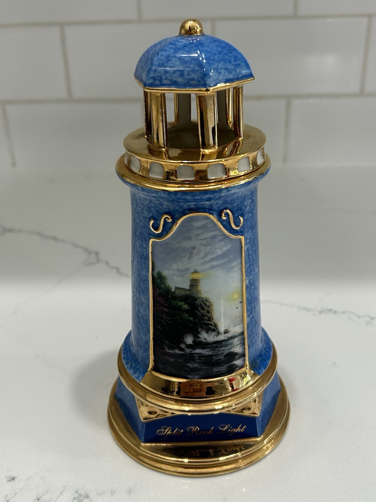 Thomas Kinkade Split Rock Light Illuminated Blue Lighthouse Figure 2004 No Box