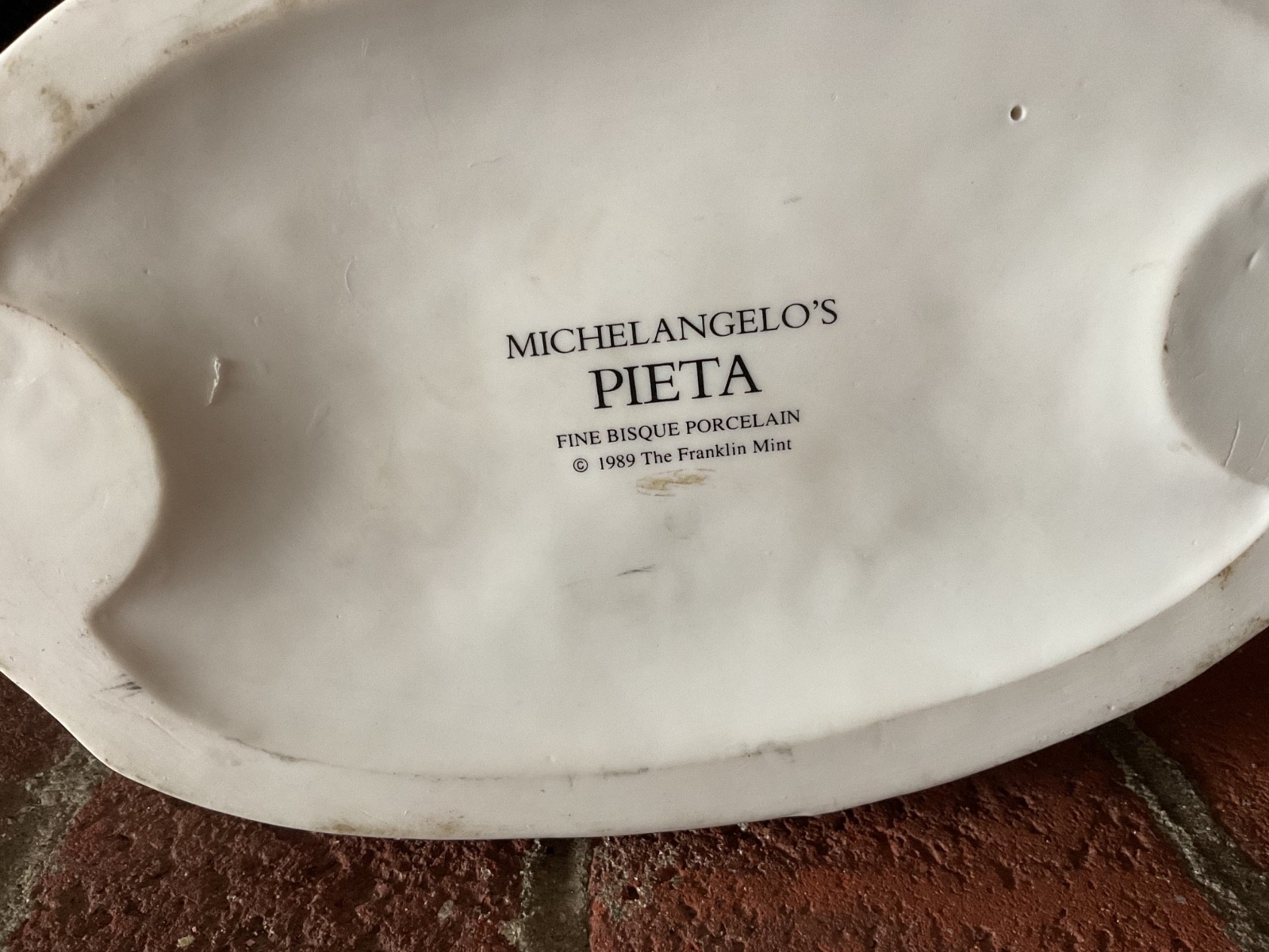 VTG Michelangelo’s Pieta Fine Bisque Porcelain 1989 The Franklin Mint Wood Base