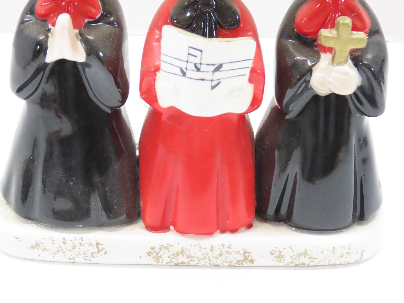 Choir Boys Christmas Figurine Hand Painted Porcelain Japan 1950’s Vintage D3571