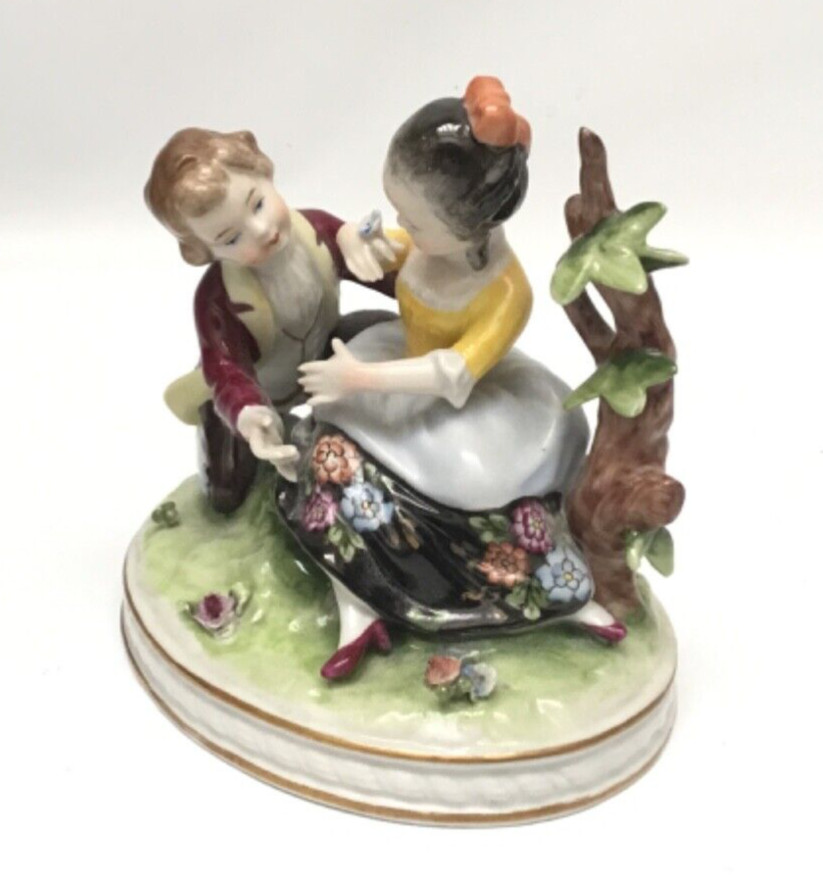 Unterweissbach Germany Young Lovers Figurine Courting Couple 9552