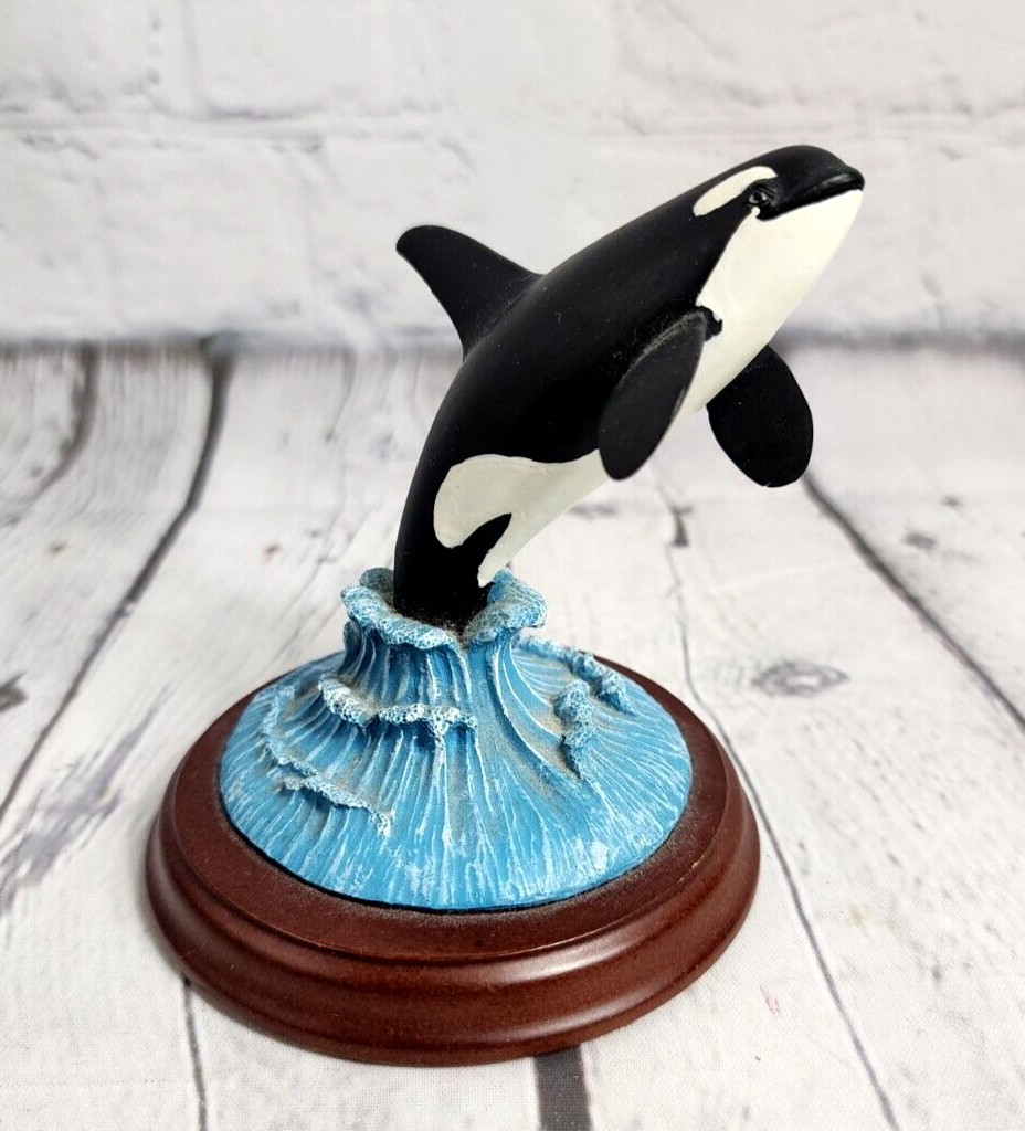 Wyland Killer Whale Orca Encore Northern Mist Mini Figurine Wood Base E16105 Vtg
