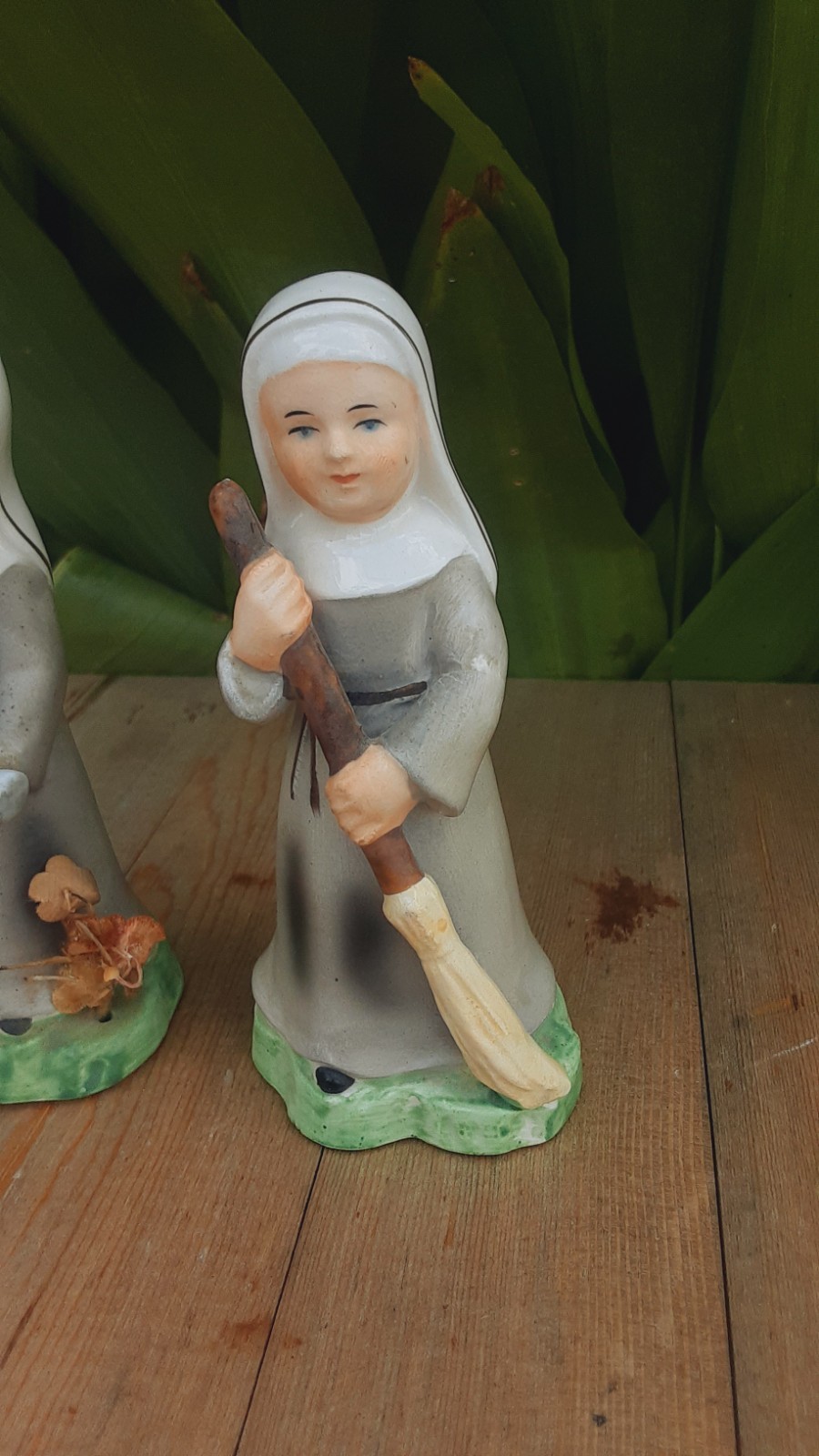 VINTAGE SANMYRO JAPAN NUN CERAMIC FIGURINE – Watering Can – Gardening