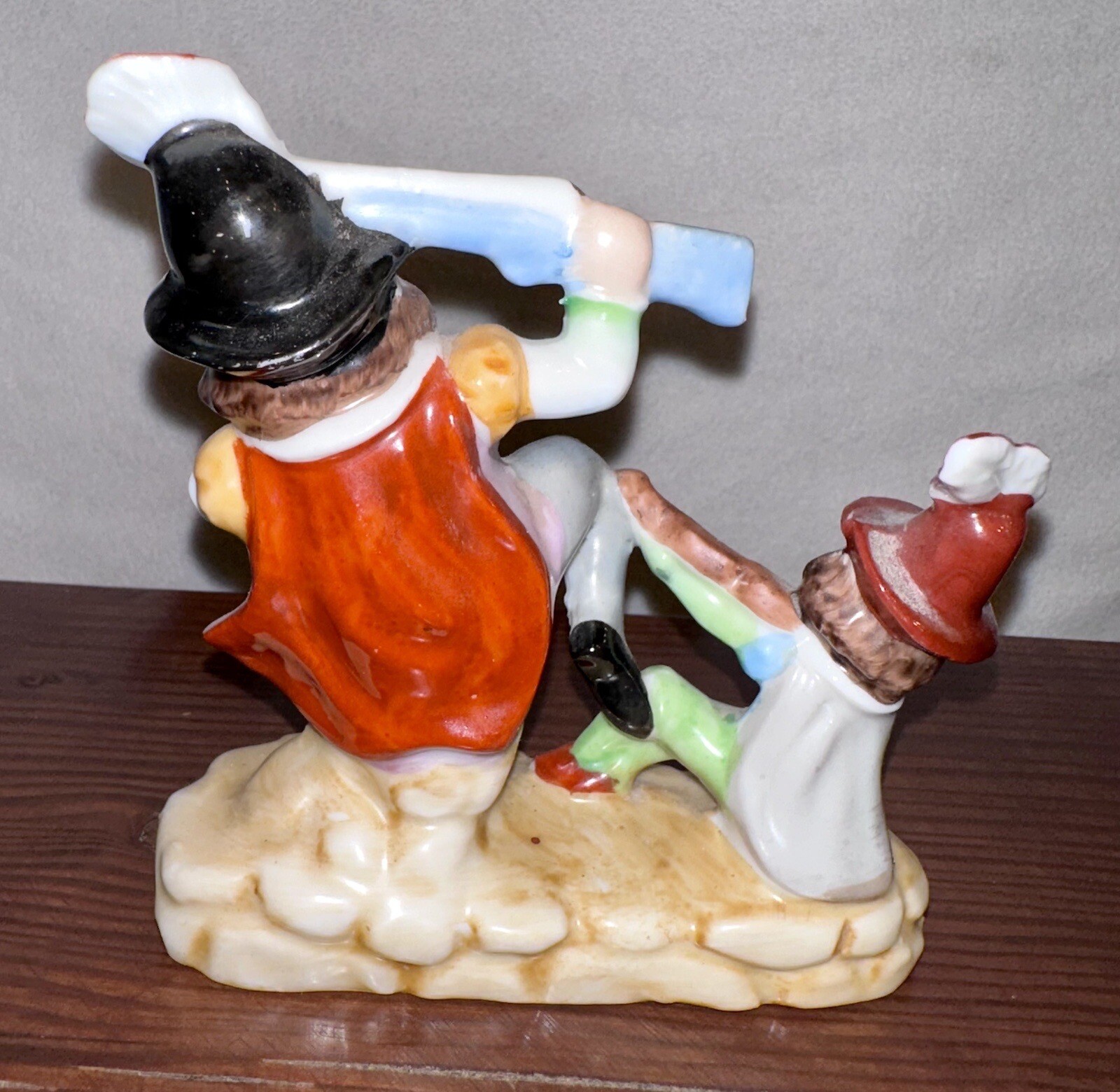 VTG Royal Japan Figurine Medieval Violin Fiddler Gun 5″ Porcelain Hand Painted