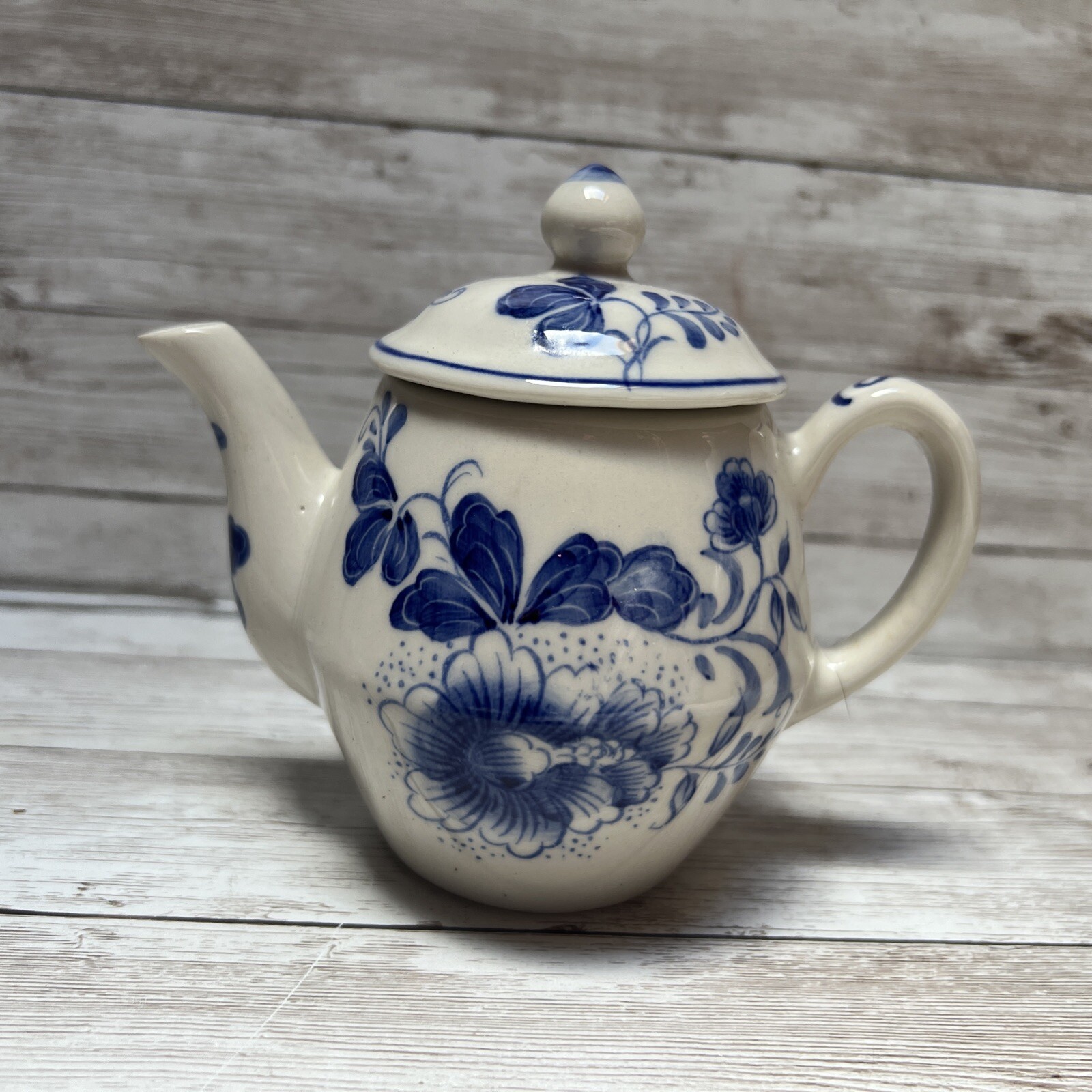 Williamsburg by Andrea Sadek -Vtg Mini Teapot with Lid Blue And White Floral