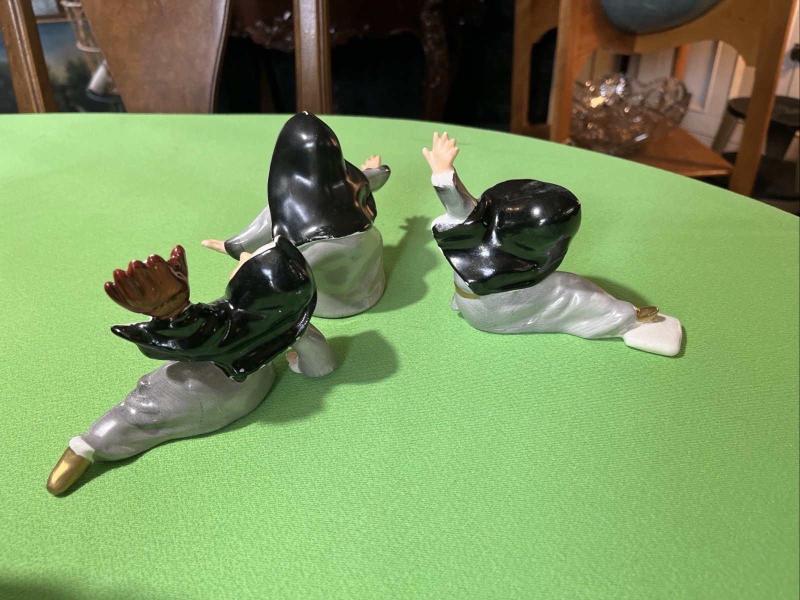 Vintage 3 NUNS PLAYING BASEBALL Thames Japan Figurine Set 1950s