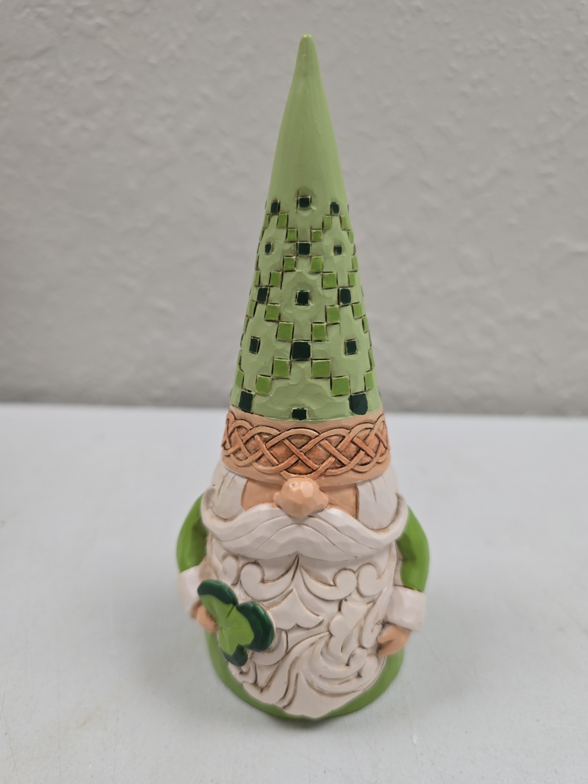 2020 Jim Shore Heartwood Creek Irish Gnome with Shamrock Figurine 6008402