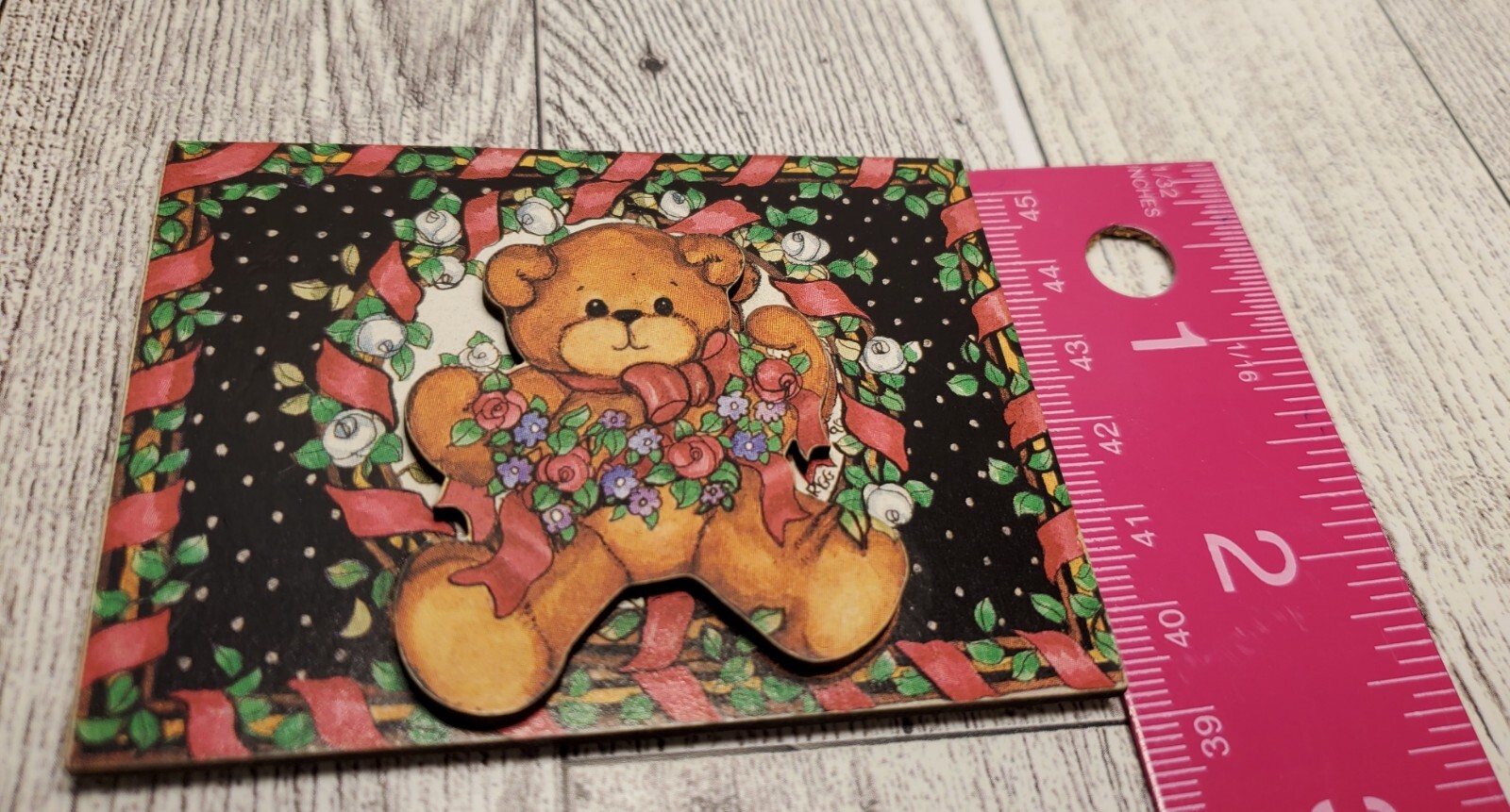 LM1 Lucy & Me Lucy Rigg Bear With Flowers 3D Magnet