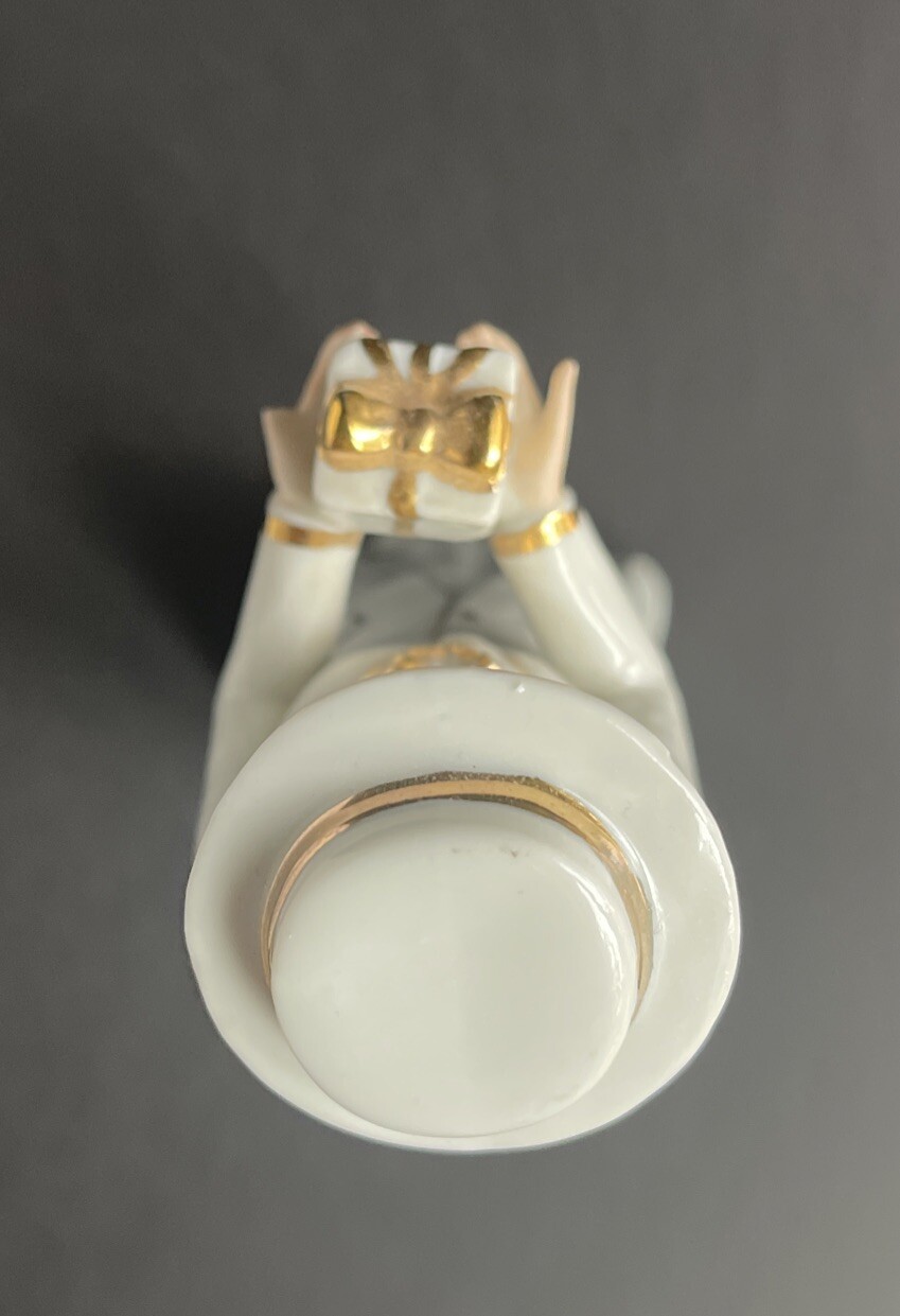 Vtg Piero Elegant Lady w/ Present – Gold Trimmed Porcelain Figurine *SEE PHOTOS*