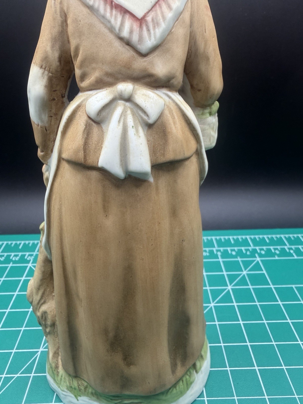 Vintage Homco 1409 Old Farm Woman Figurine with Rabbit And Basket-READ