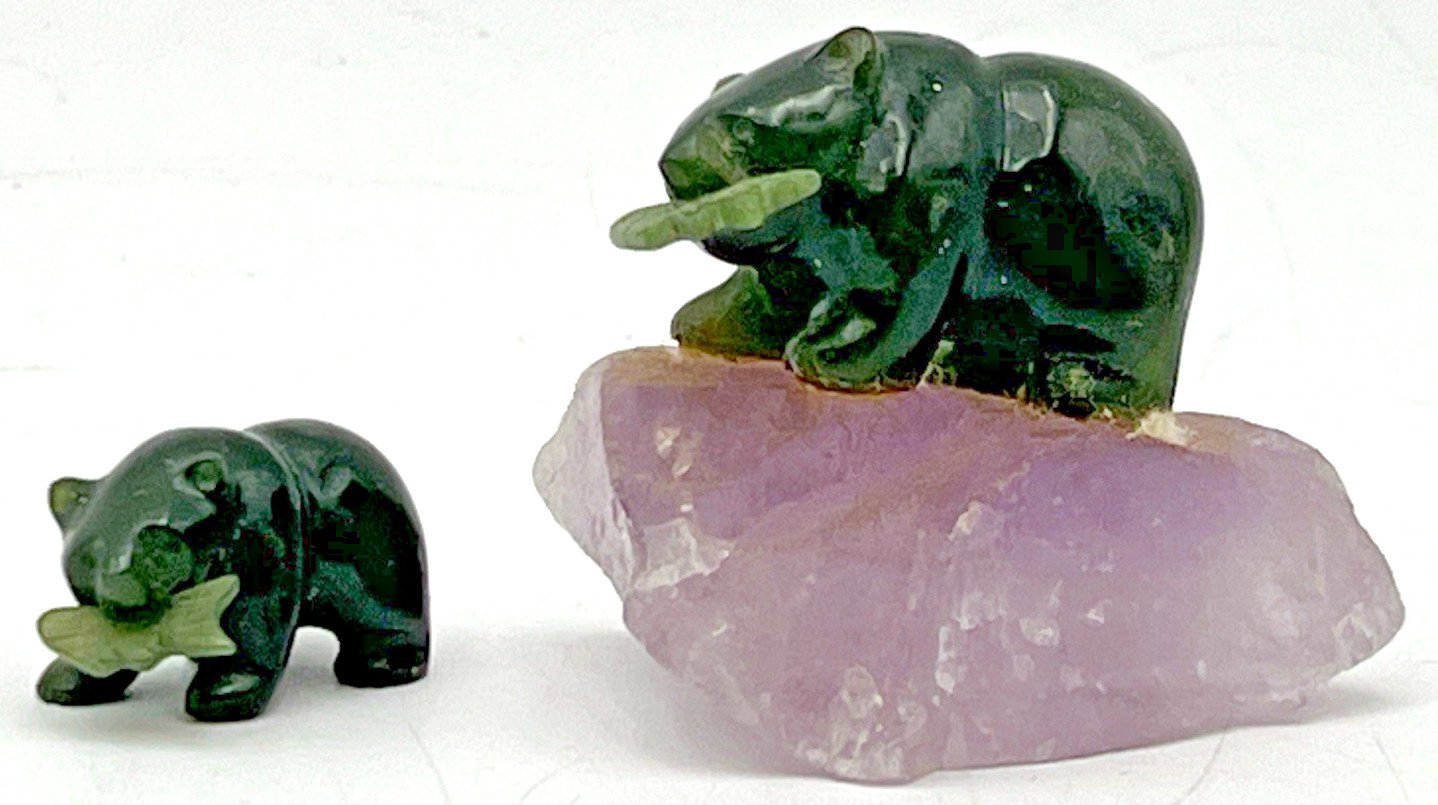 (2) JADE GRIZZLY BEARS W/FISH 1″ AND 1.5″ DARK GREEN (1) ON ROSE QUARTZ BASE