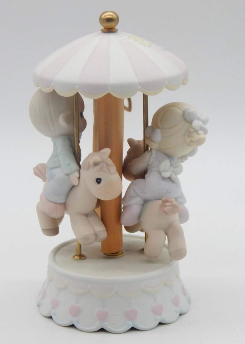 Precious Moments 139475 Love Makes The World Go Round 1995 Figurine Limited Ed