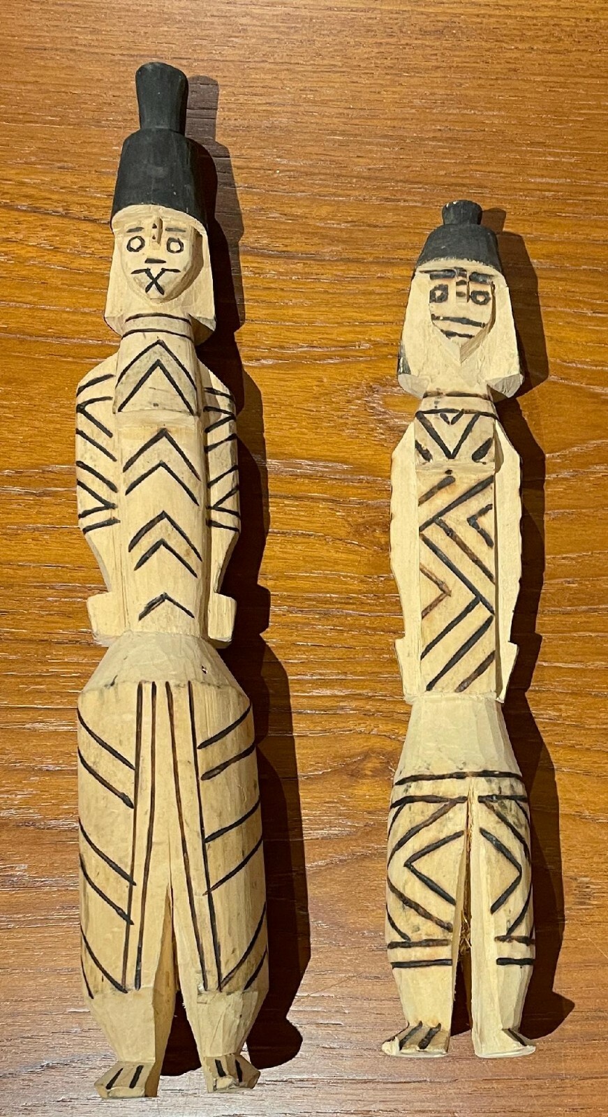 Pair of Brazil Wood Figures Statues Carvings Dolls Kawa Karajá Indigenous People
