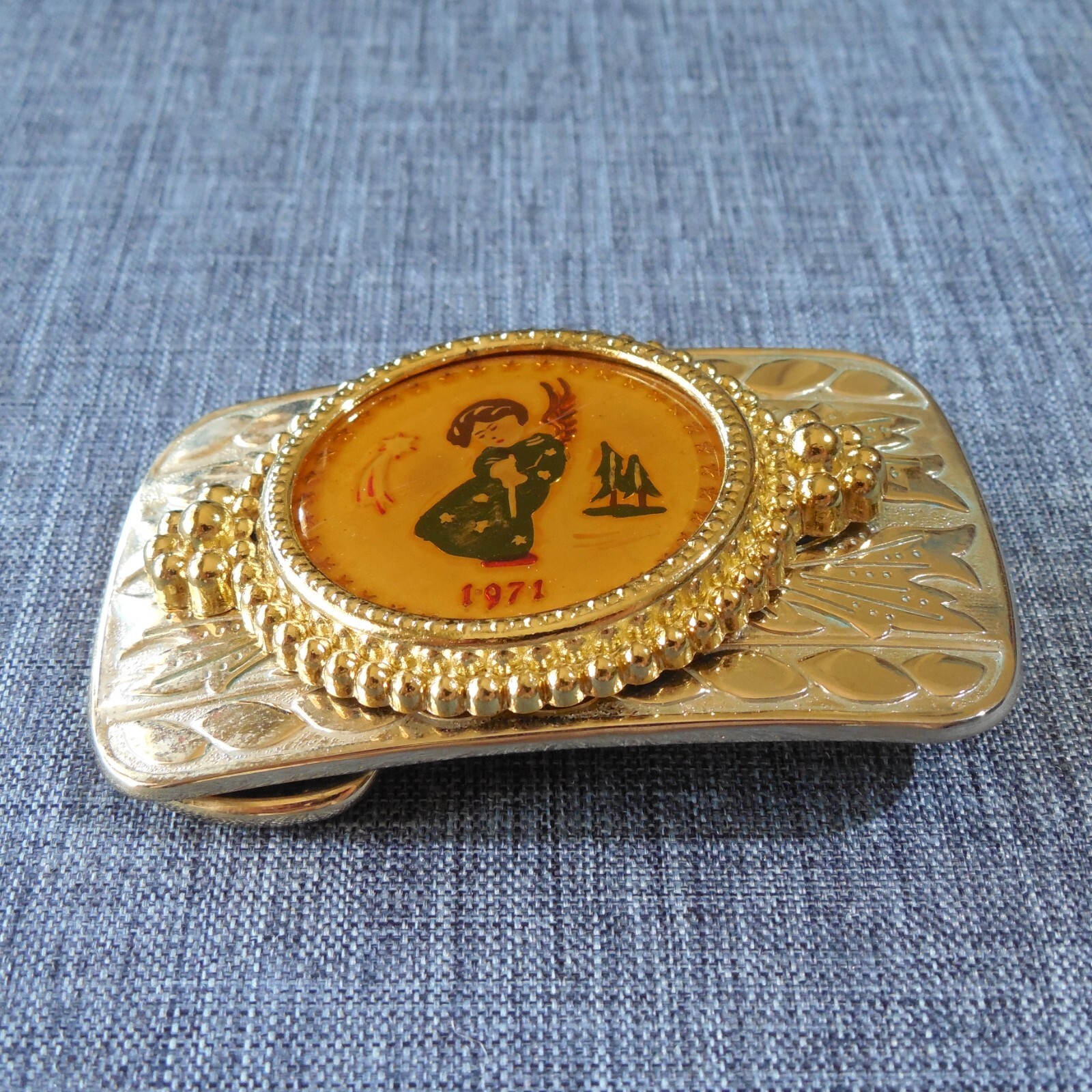 1971 Goebel Hummel Heavenly Angel Plate Design Commemorative Belt Buckle #4