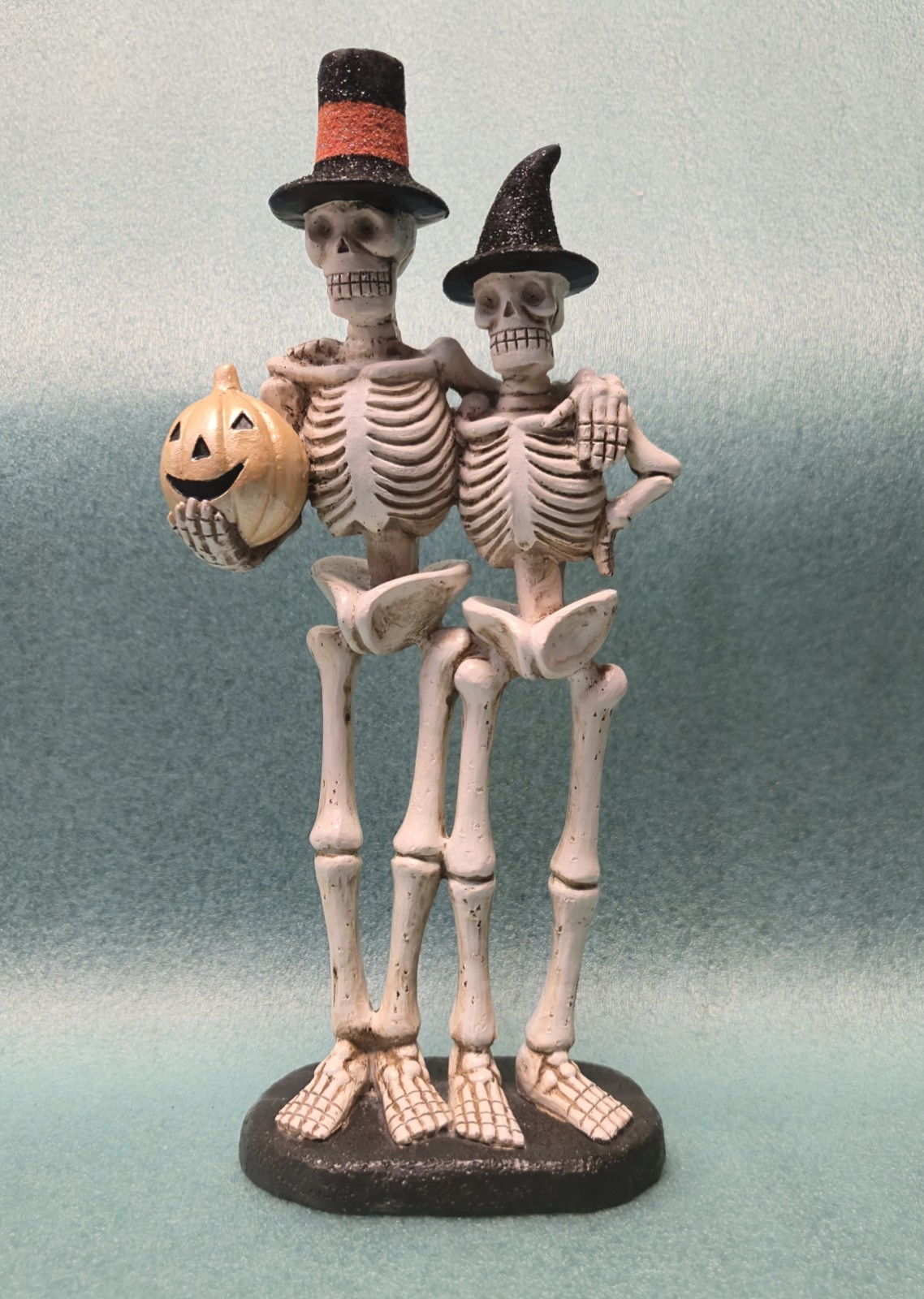 Skeleton Couple Halloween Figurine Decoration – Witches Hats / Jack O Lantern