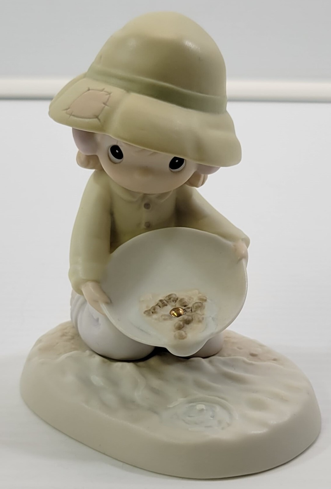 *R27) Precious Moments 1994 “You’re One in a Million to Me” Figurine