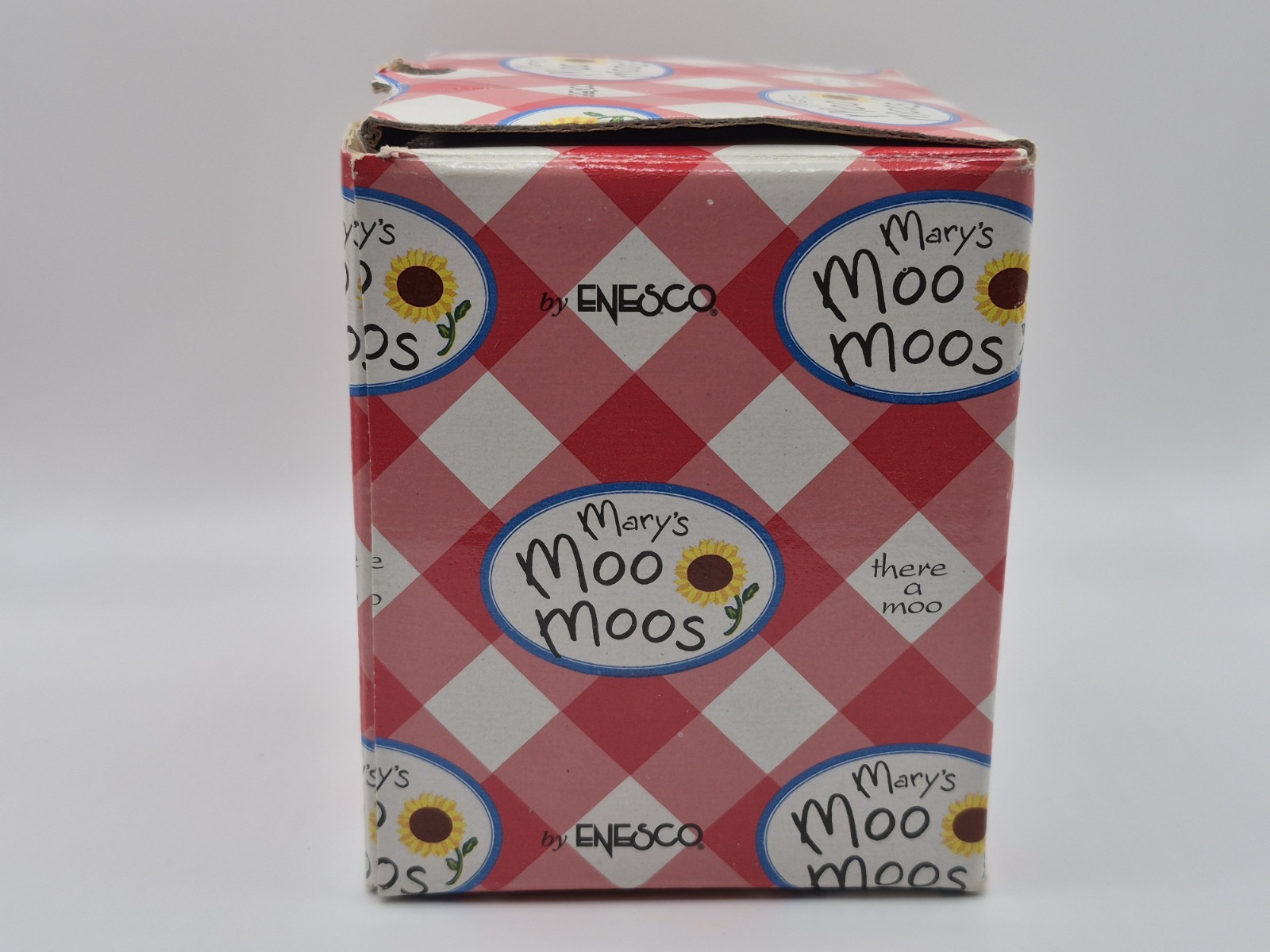 Mary’s Moo Moos Heart Haystack Individual Displayer Figurine Enesco 159441