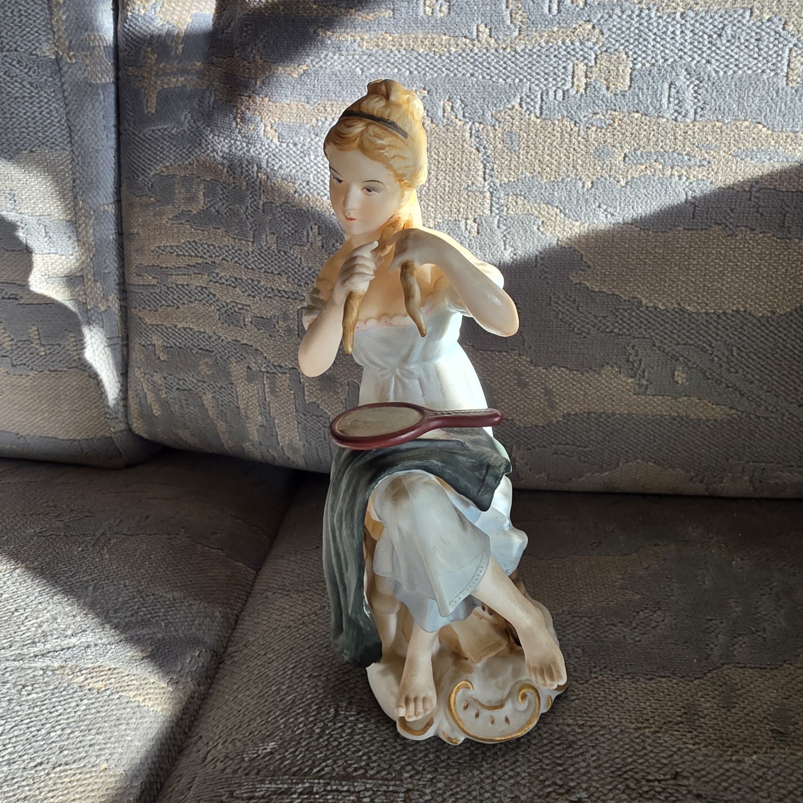 Vintage ARCO Fine Quality Porcelain Figurine 8″ Lady Brushing Hair Mirror Japan