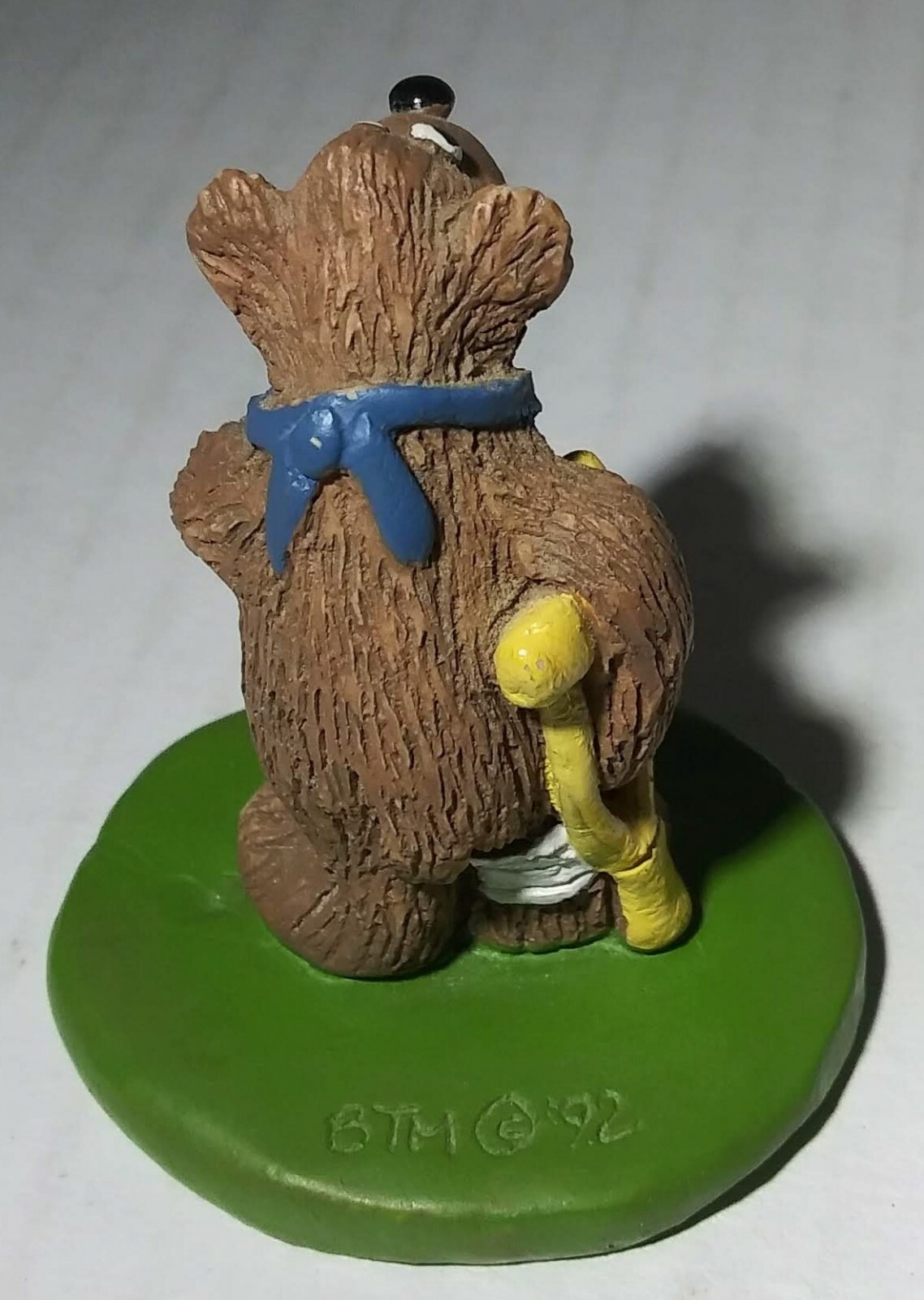 Russ Berrie Honey Cove Collection Bear ClutzBear Small Figurine Vintage 1992