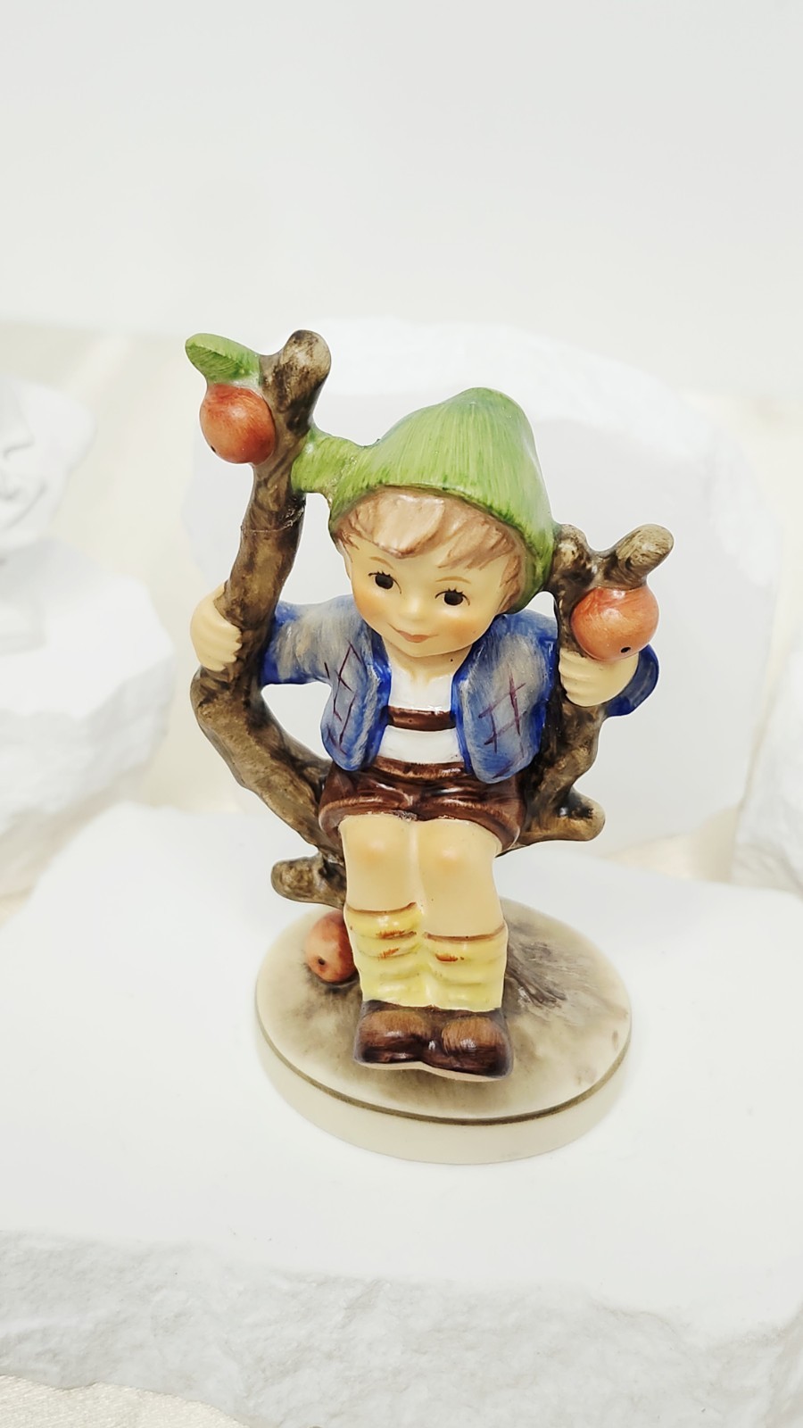 Goebel Hummel 50 Years Of Disney Magic Apple Tree Boy, Sp Ed / 1,000 Pcs – READ!