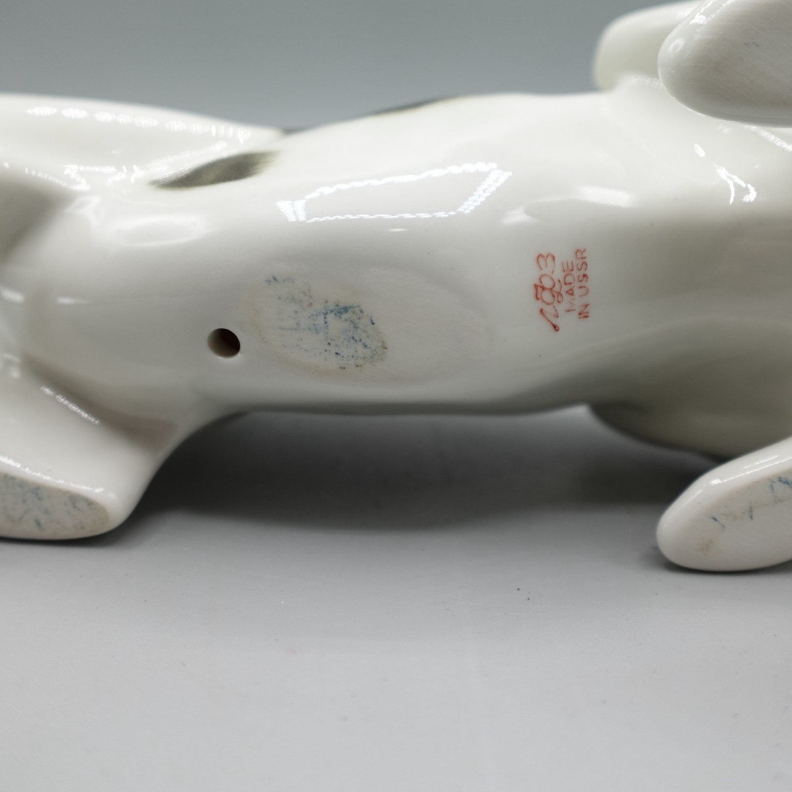 Vintage Lomonosov Russia Porcelain Setter Dog black spot Figurine Soviet Era 12″